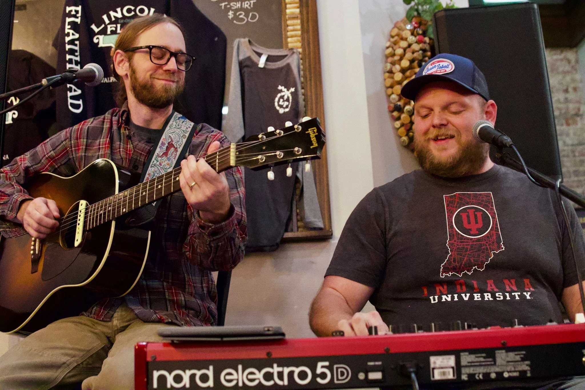 Live Music - Mike  & Marcus 