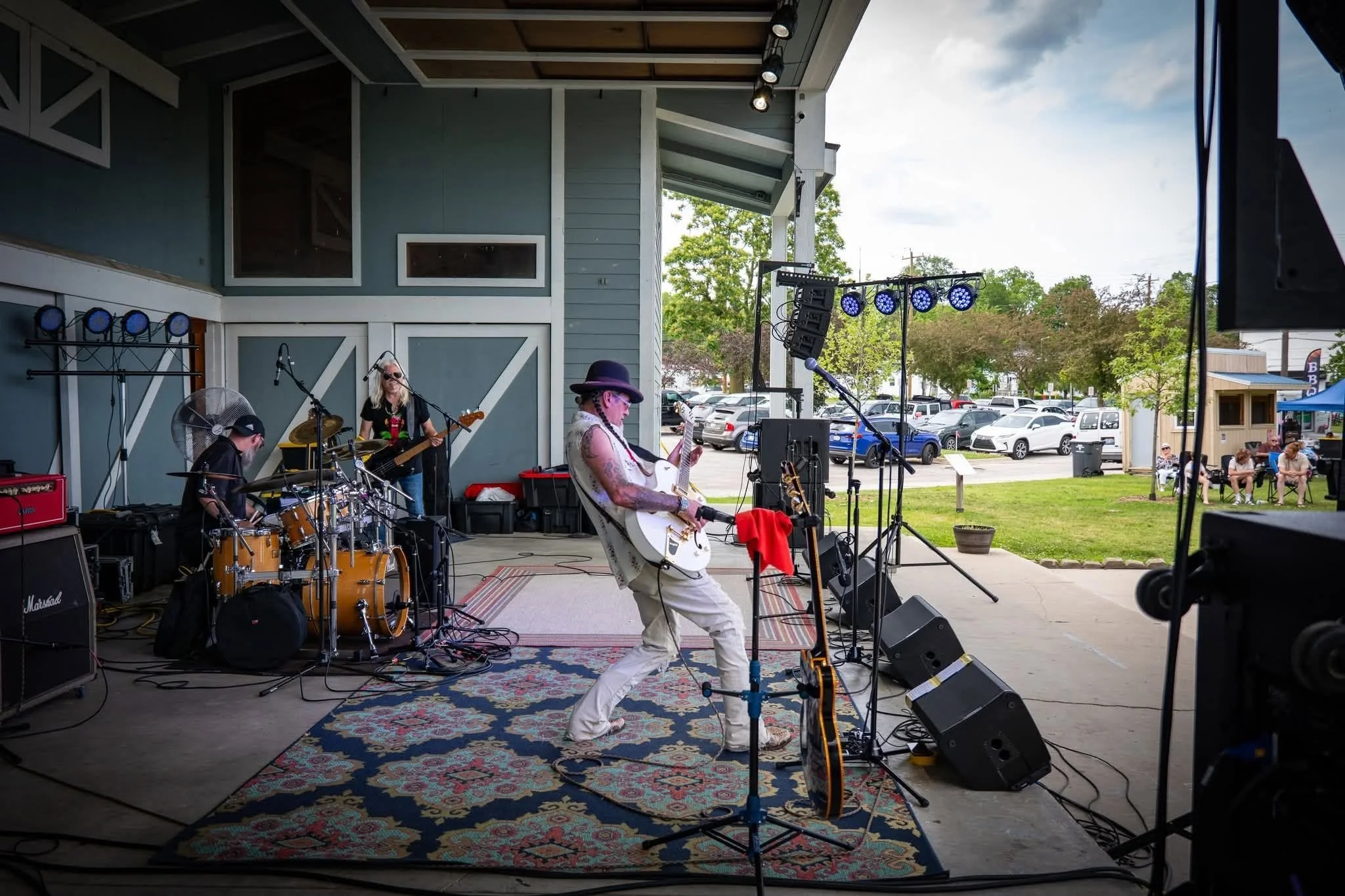 Live Music - The Resurrection Blues Band 