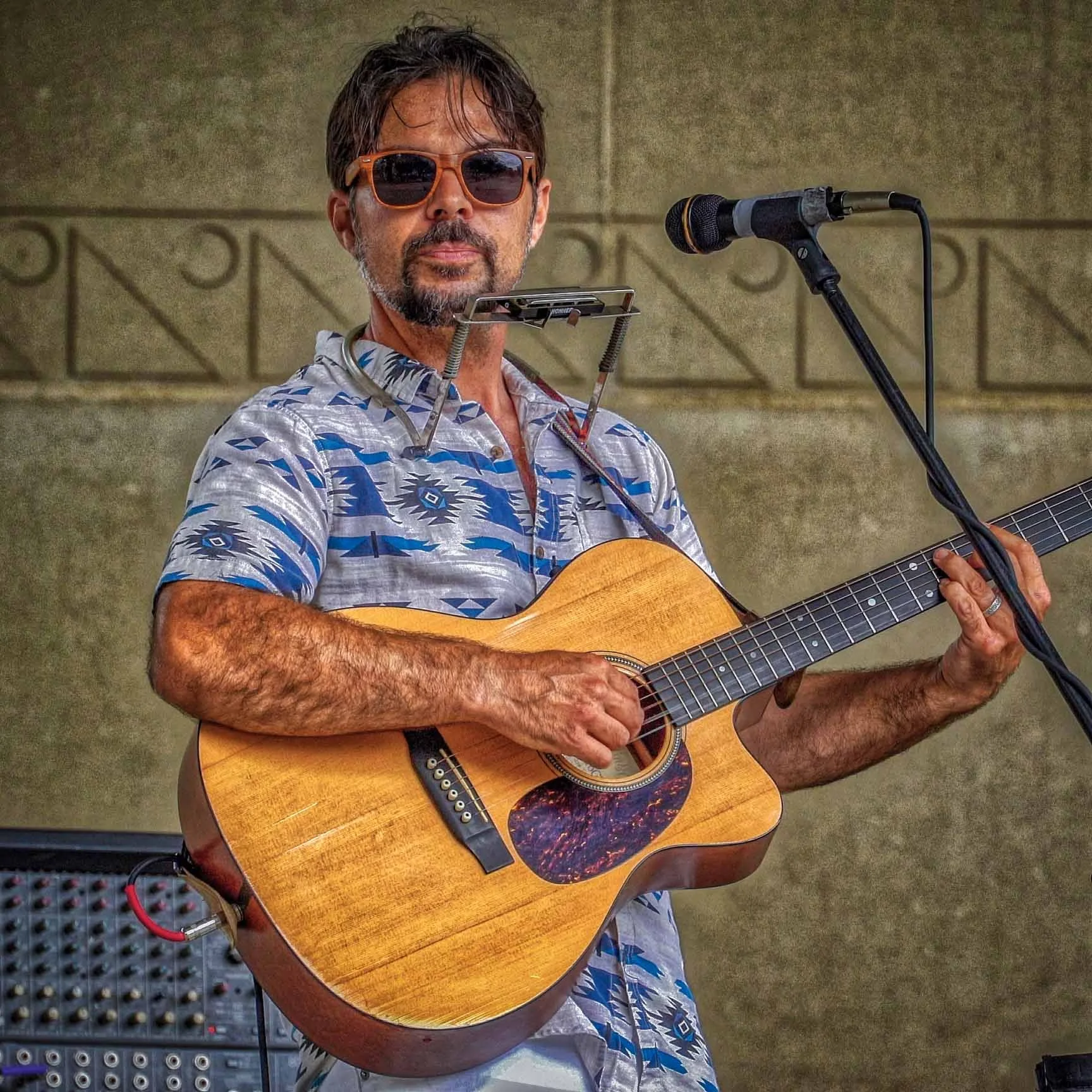 Live music - Mike Struwin 