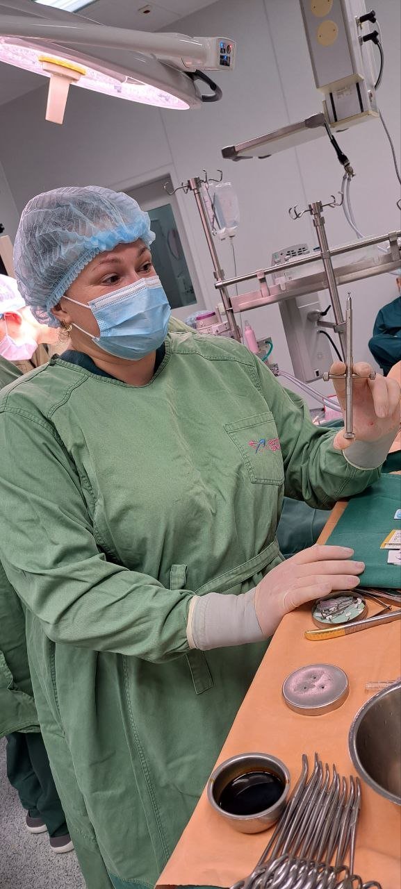 surgical+tools+in+use.jpeg