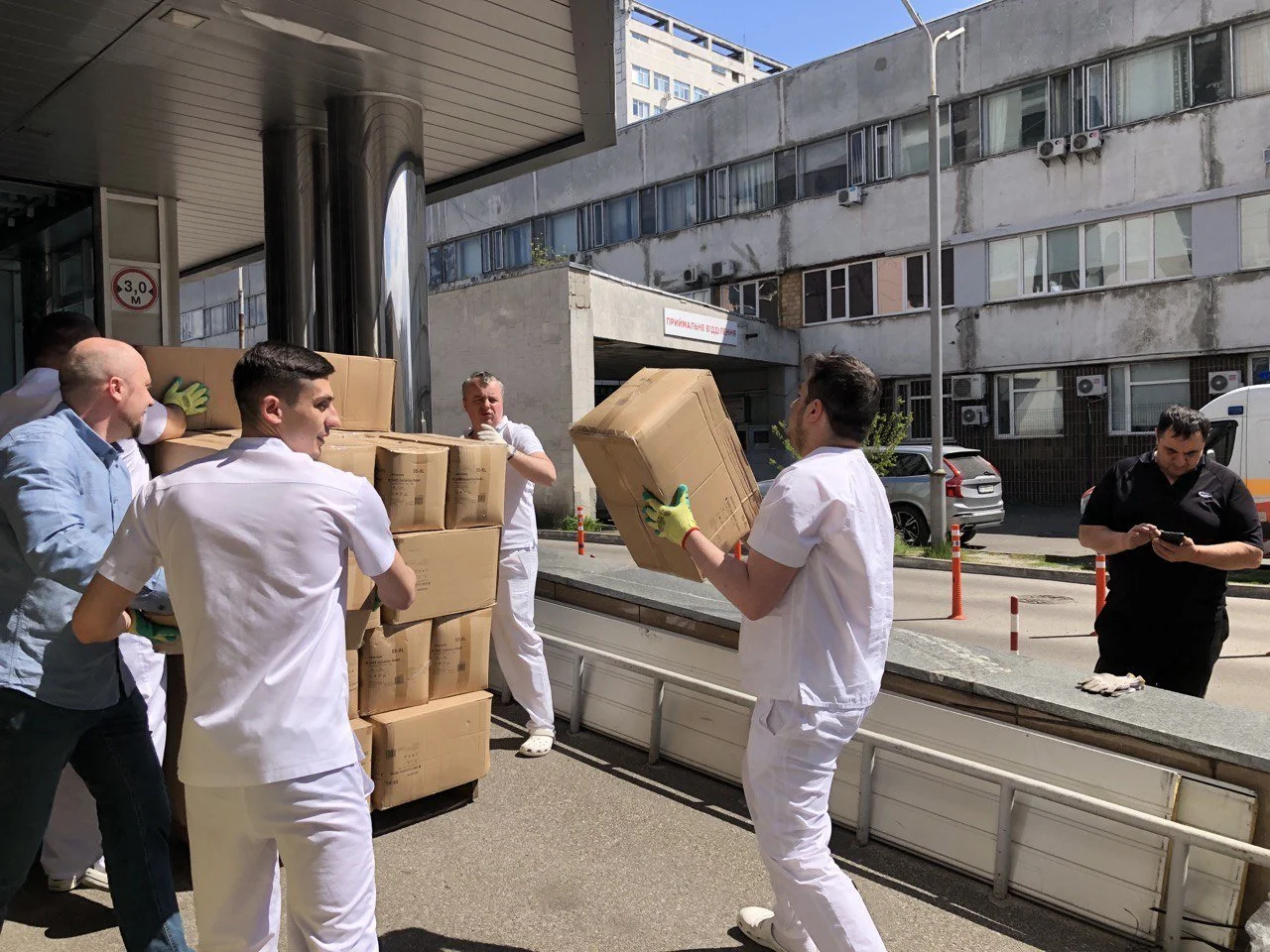 Shipment+3+Passing+boxes.jpg