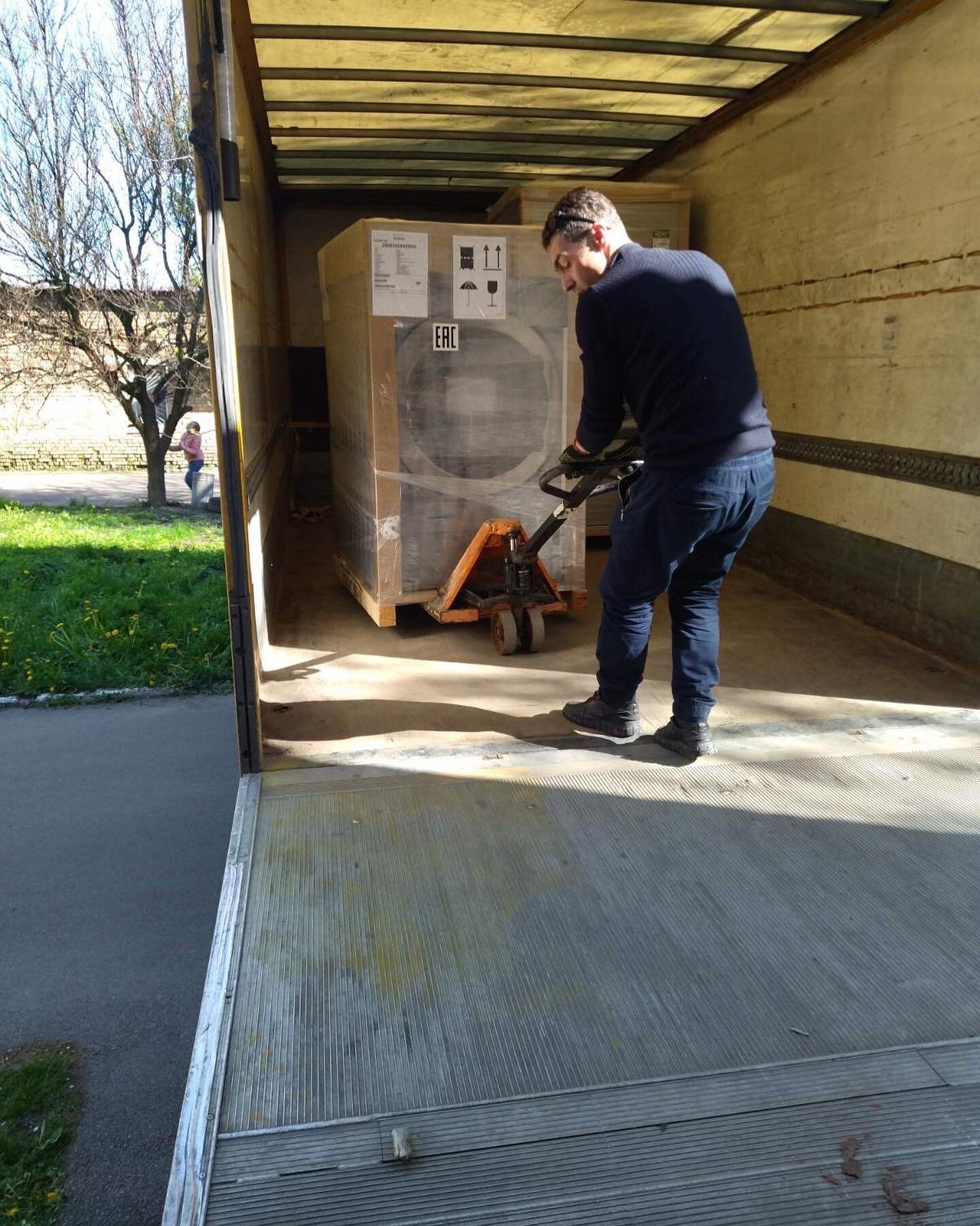 We are pleased to report that about one week ago 2 industrial washing machines, 1 industrial dryer and 1 industrial ironing roller were delivered to the Boryspil Multidisciplinary Intensive Care Hospital
КНП &laquo;Бориспільська багатопрофільна лікар