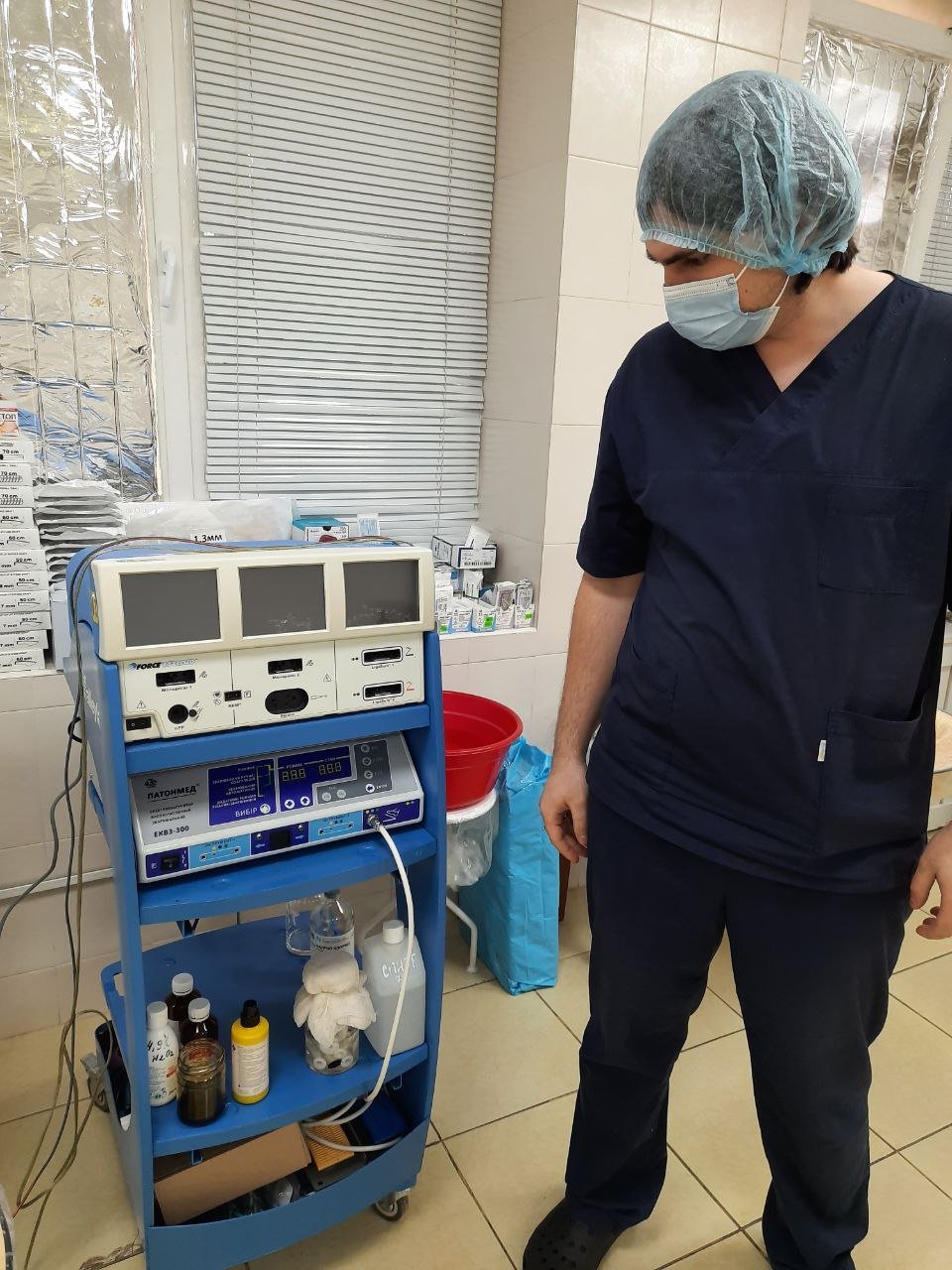 Chernihiv+regional+surgeon+with+wound+fusion+machine.jpeg