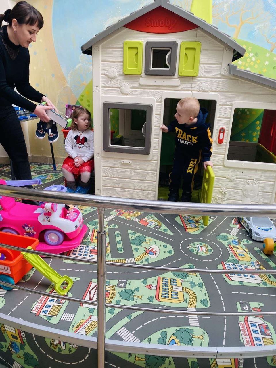 Boy++girl+and+mom_UCCC+play+are.jpeg