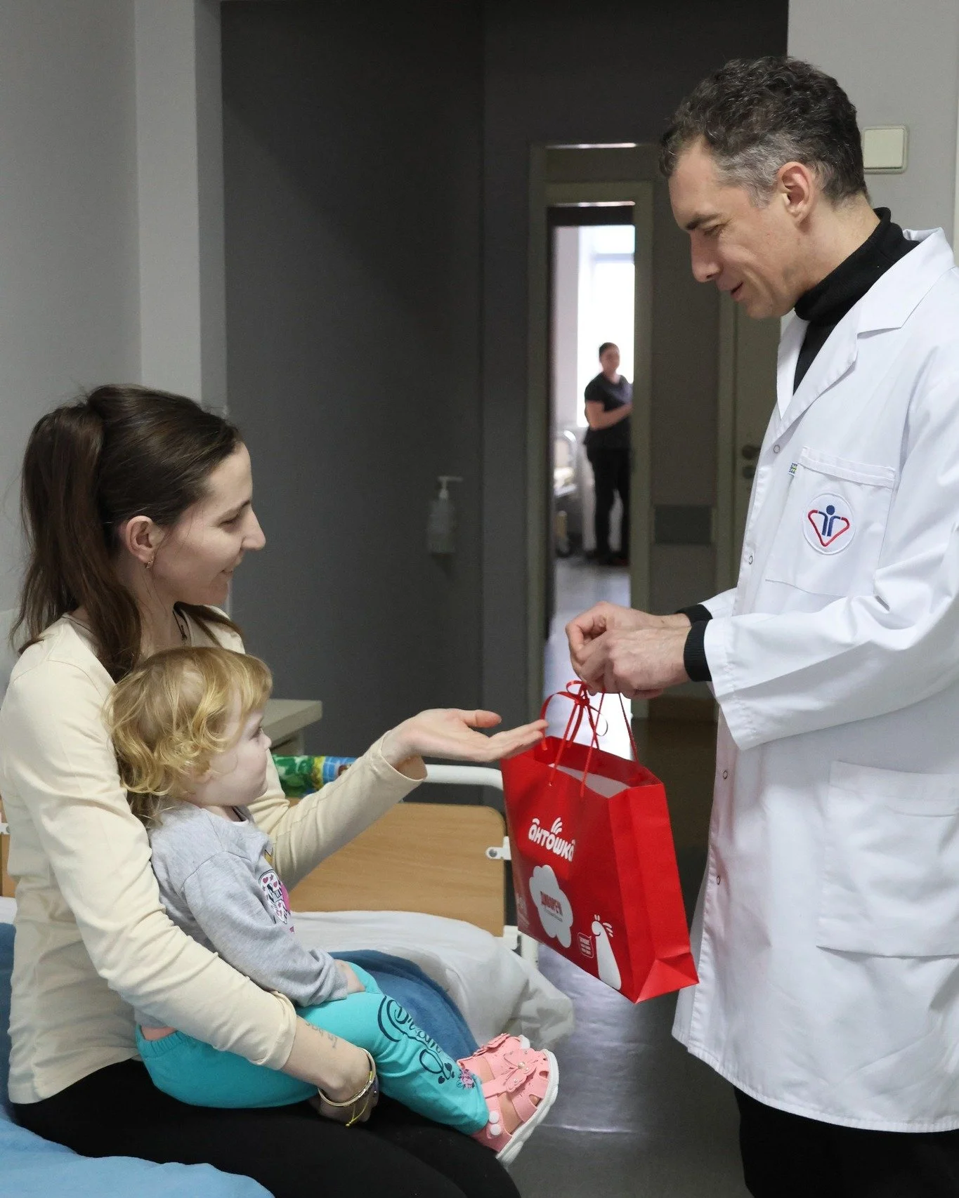 #Repost of some of our Christmas 2025 deliveries. 🎄 Our team of four representatives visited two hospitals in Kyiv: the Ukrainian Children's Center for Cardiology and Cardiovascular Surgery (@ukraine_cardio) and the Heart Institute of Kyiv (@heart_i