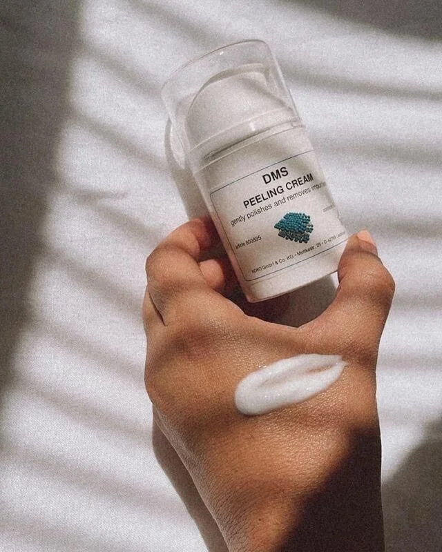 Hot tip; not all exfoliants are created equal!⁣
⁣
When it comes to exfoliation, less is more for most skins. There is a time and place for exfoliation however we need to make sure we are doing this correctly so we are not removing our skin's protecti