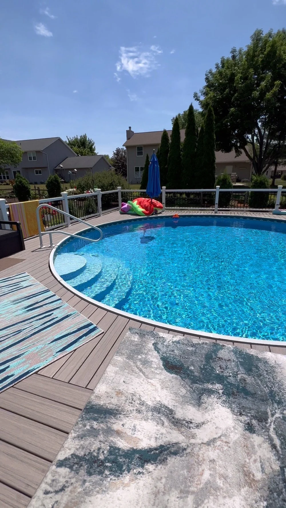 Swimming pool opening and closing services
