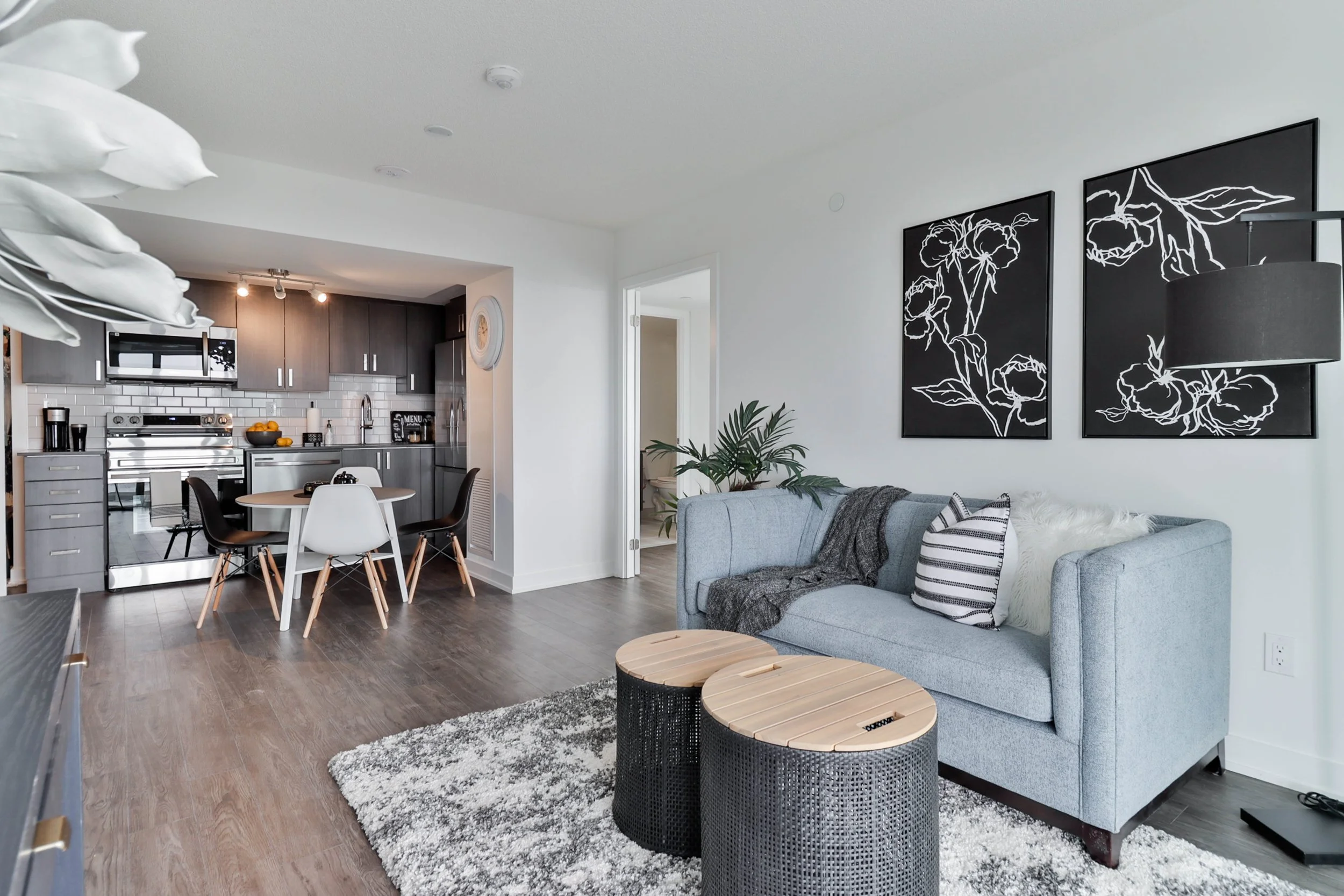 Luxury real estate photograph of a condo in the Bridlepath area of Toronto.