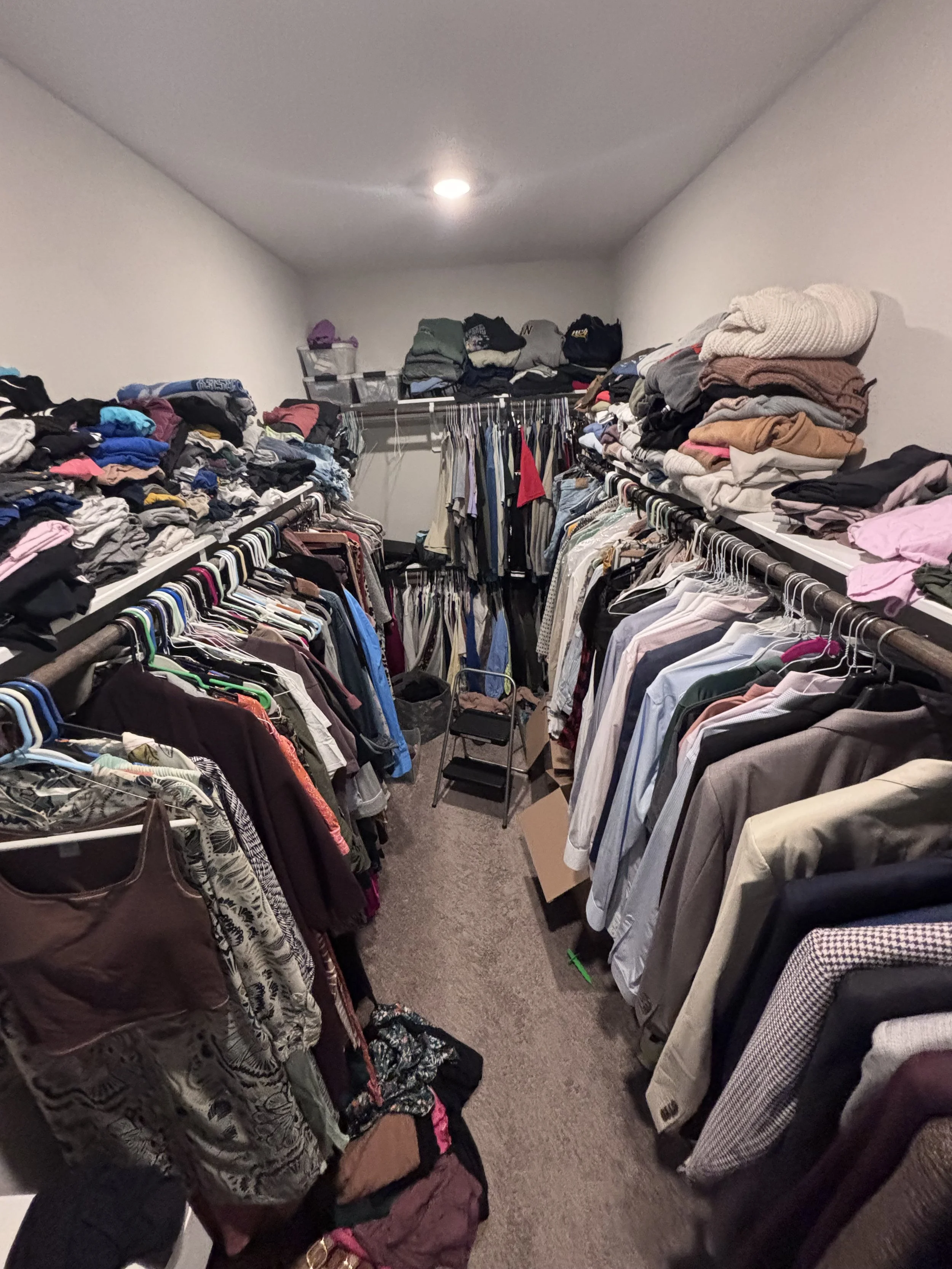 A fully organized, functional closet helps support everyday life. With help from Simply Marvelous Spaces, items are unpacked with intention, storage is customized to the space, and everything has a clear home—making your new house feel like home soon