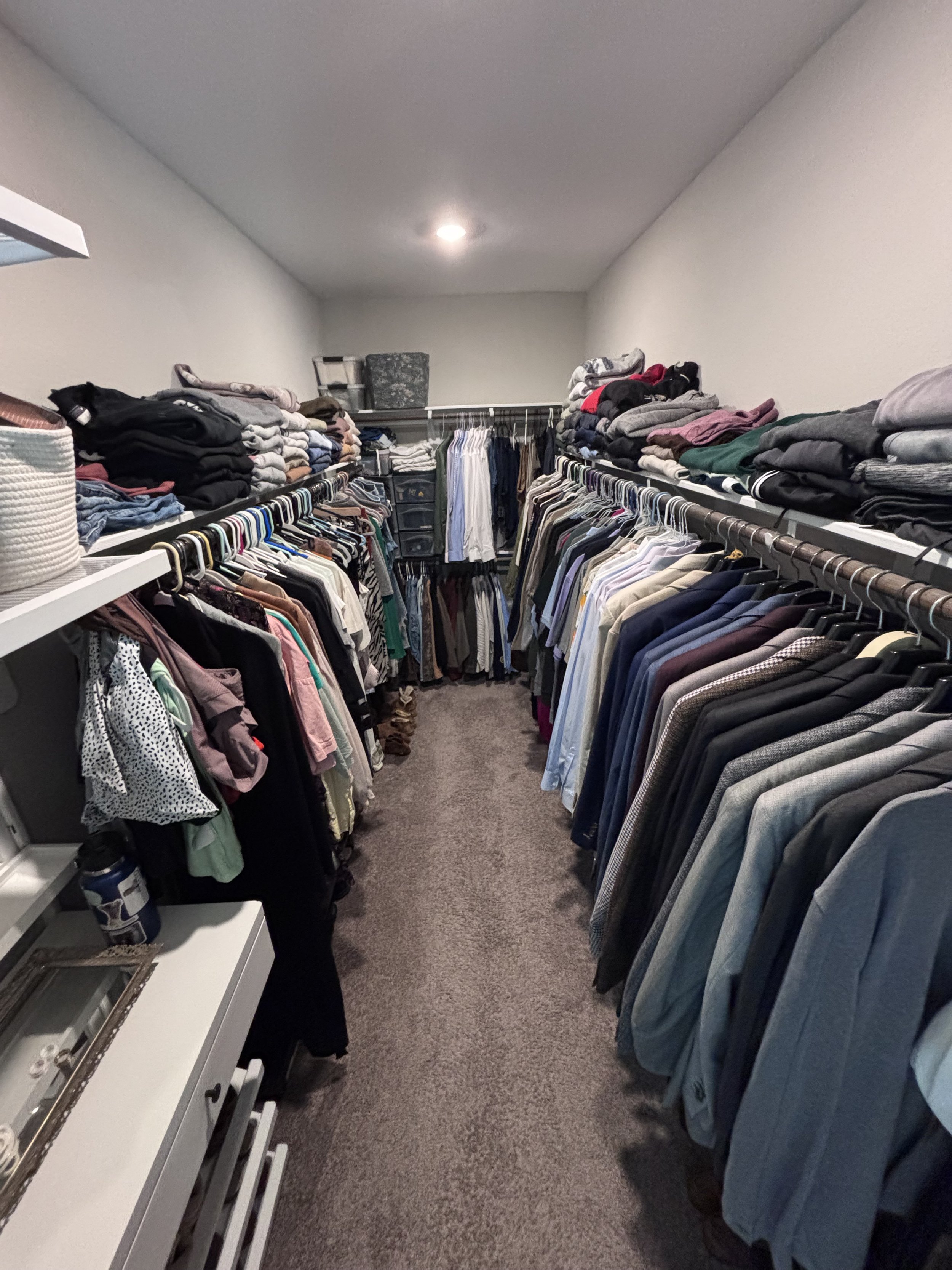 A fully organized, functional closet helps support everyday life. With help from Simply Marvelous Spaces, items are unpacked with intention, storage is customized to the space, and everything has a clear home—making your new house feel like home soon