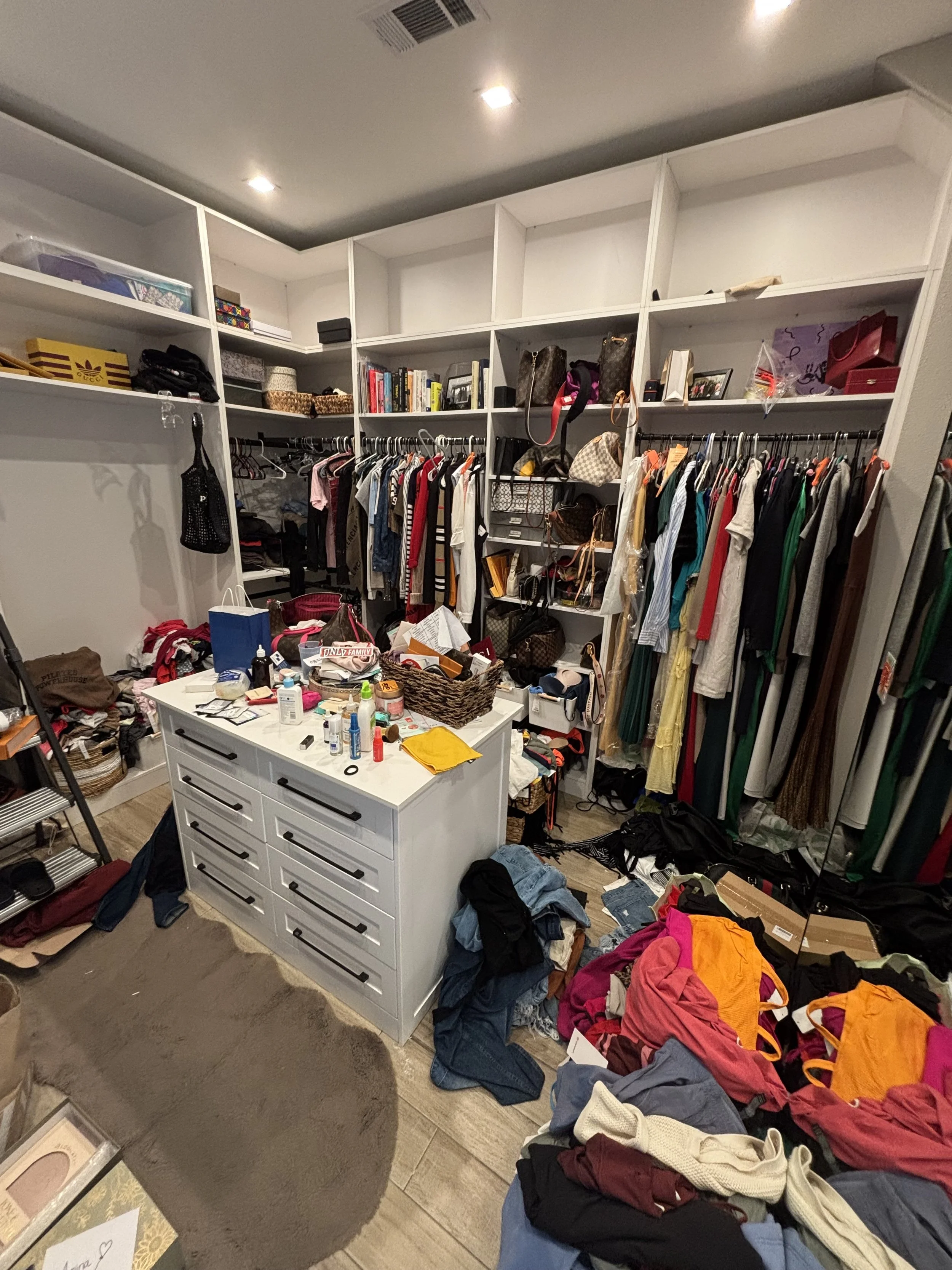 turn your closet chaos into a functional masterpiece with simply marvelous spaces, professional organizer and decluttering service based out of houston, texas. get decluttering help from professional organizers at simply marvelous spaces.