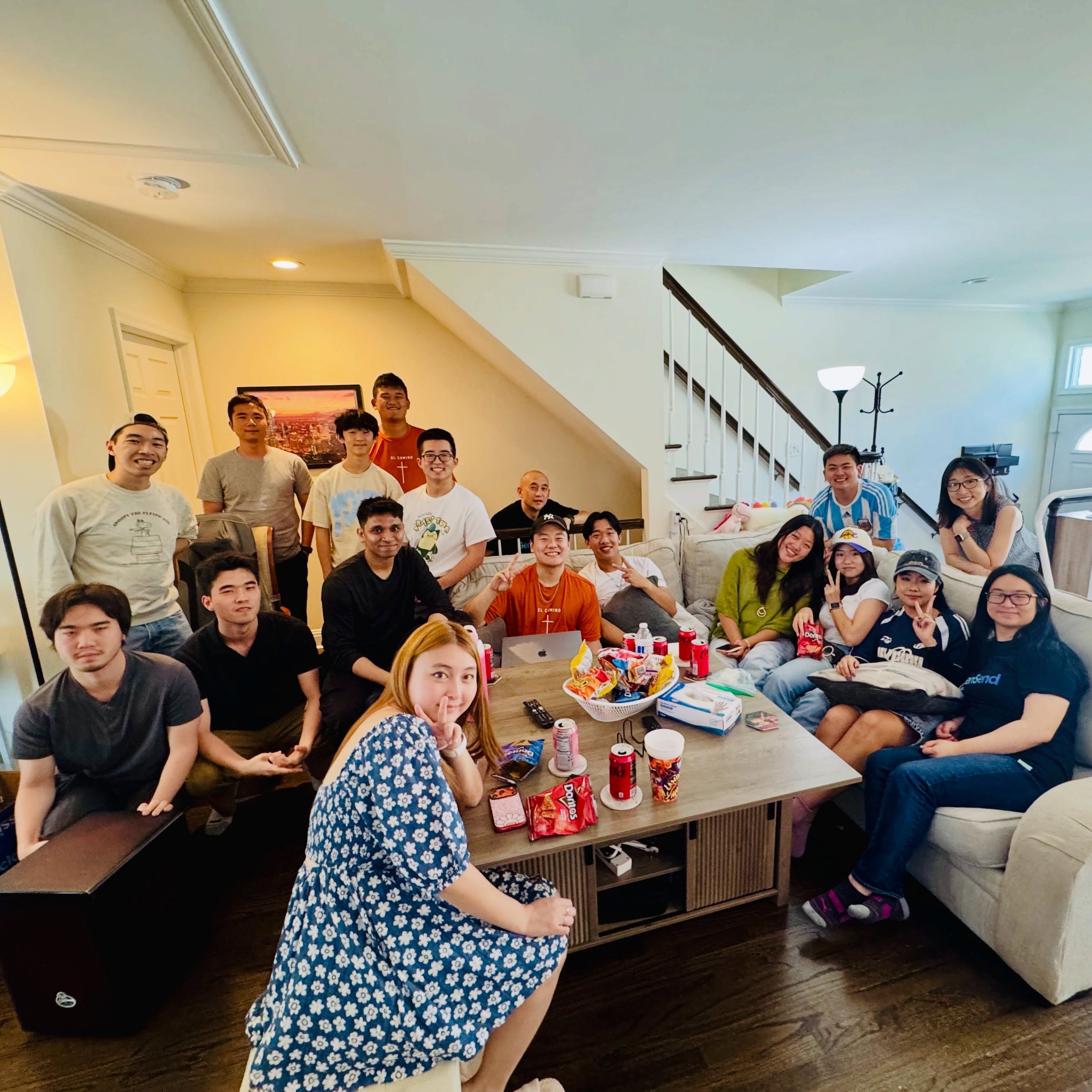 ⚽️🏆🥇🇪🇸🇦🇷From worship to World Cup. Co&amp;YAs doing Sundays together 💒🙌✝️
.
.
🏠💕 @ektpplay @ahyeaeun many thanks!