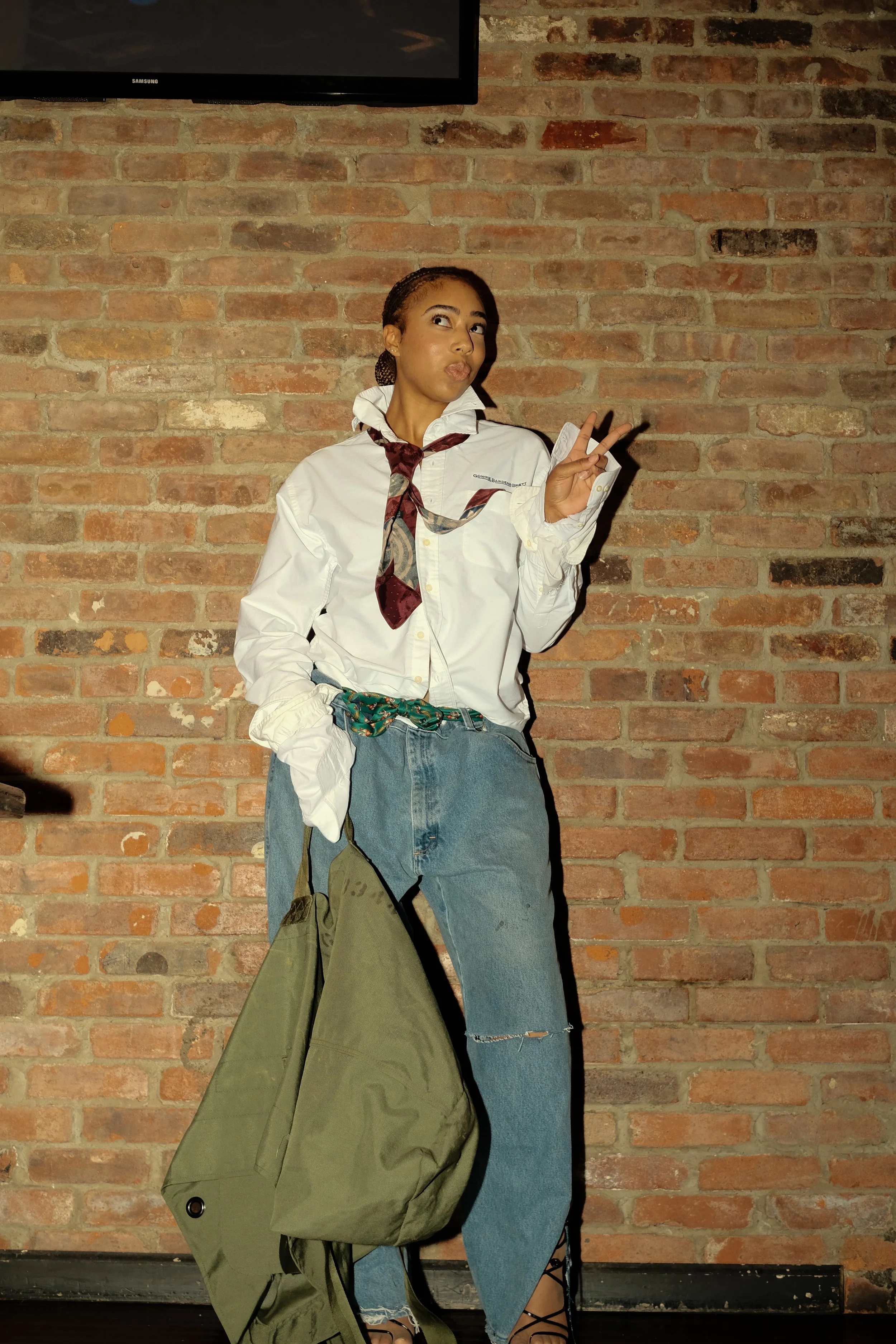 Ameen Workshop Presents: STUDIo_AMEEN
MUSE#02 in 'Kain' Overlapping Oxford, 'Casey' Cargo Duffle Bag, and 'Ian' Denim Jeans.  