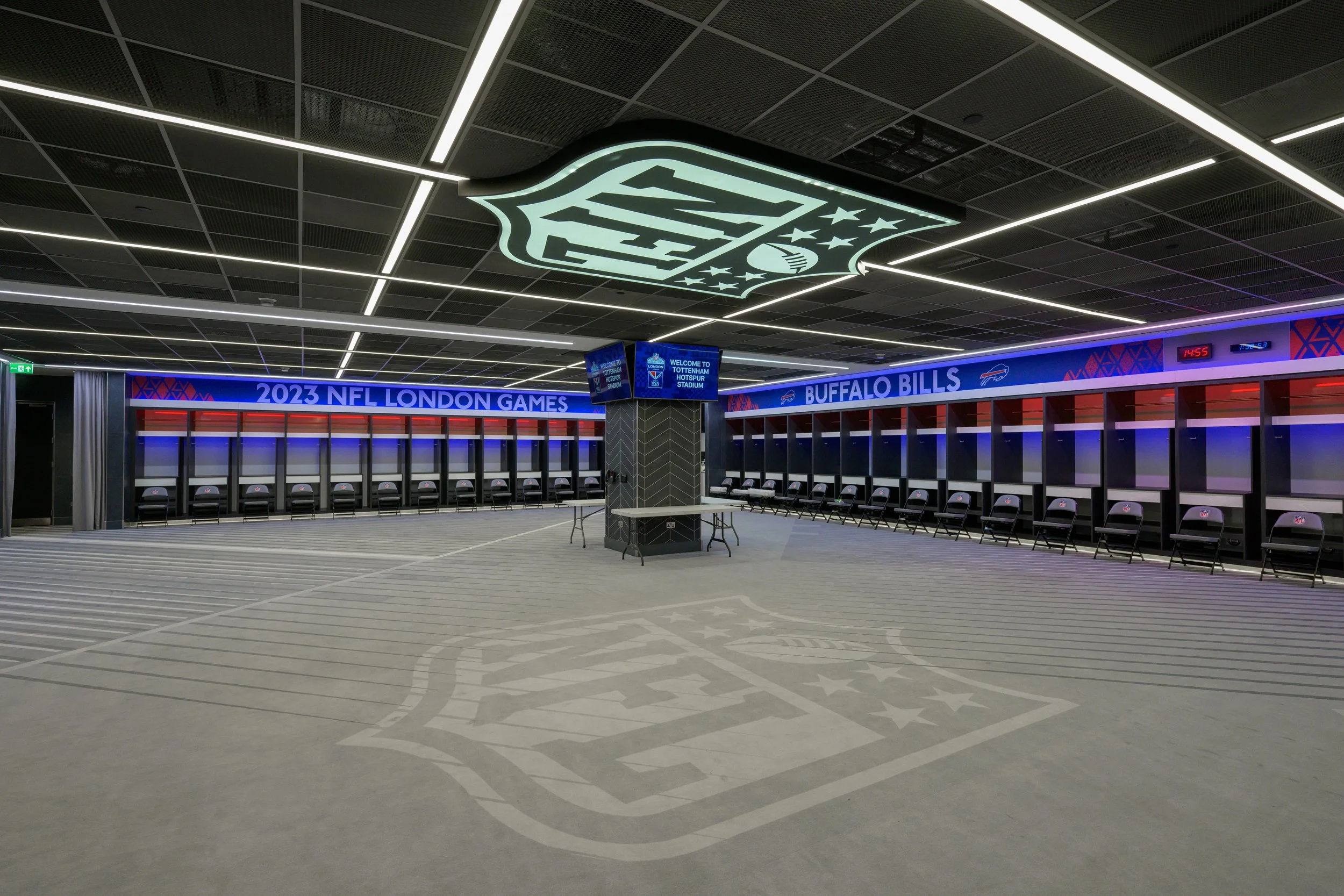 Tottenham Decor 198.JPG