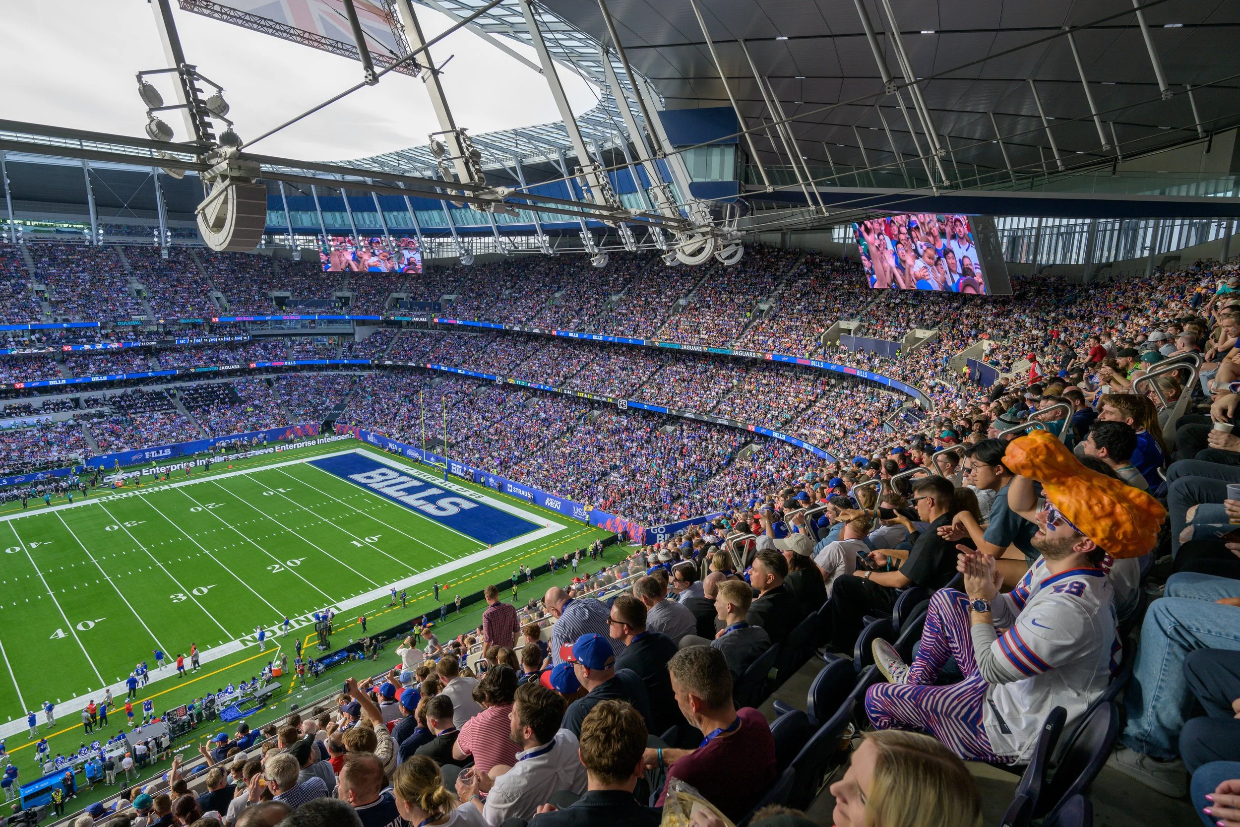 Tottenham Decor 630.JPG