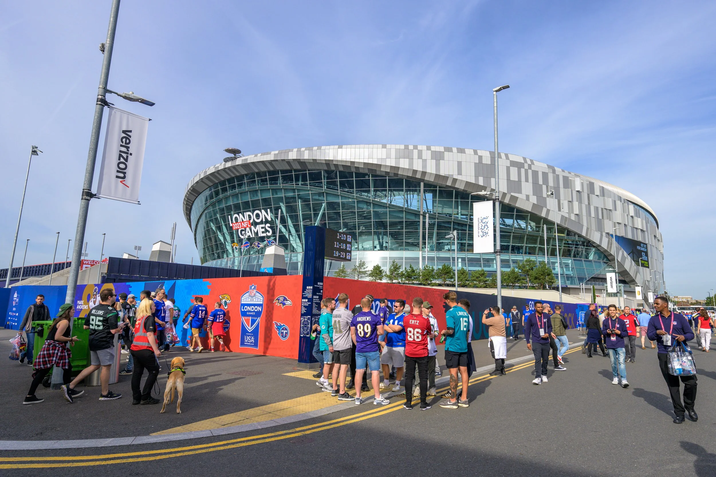 Tottenham Decor 463.JPG