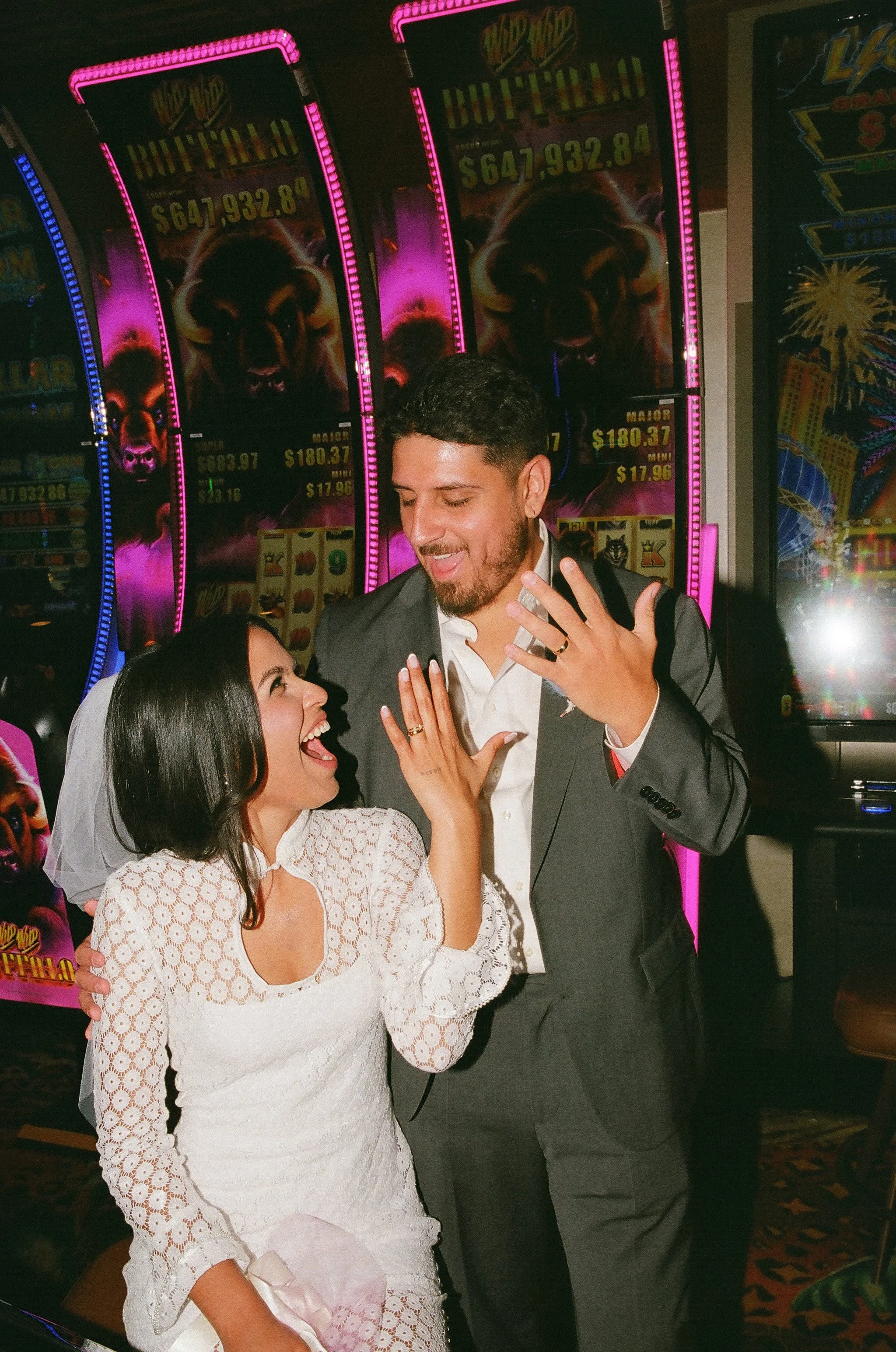 Paola-Vegas-Elopement-226.jpg