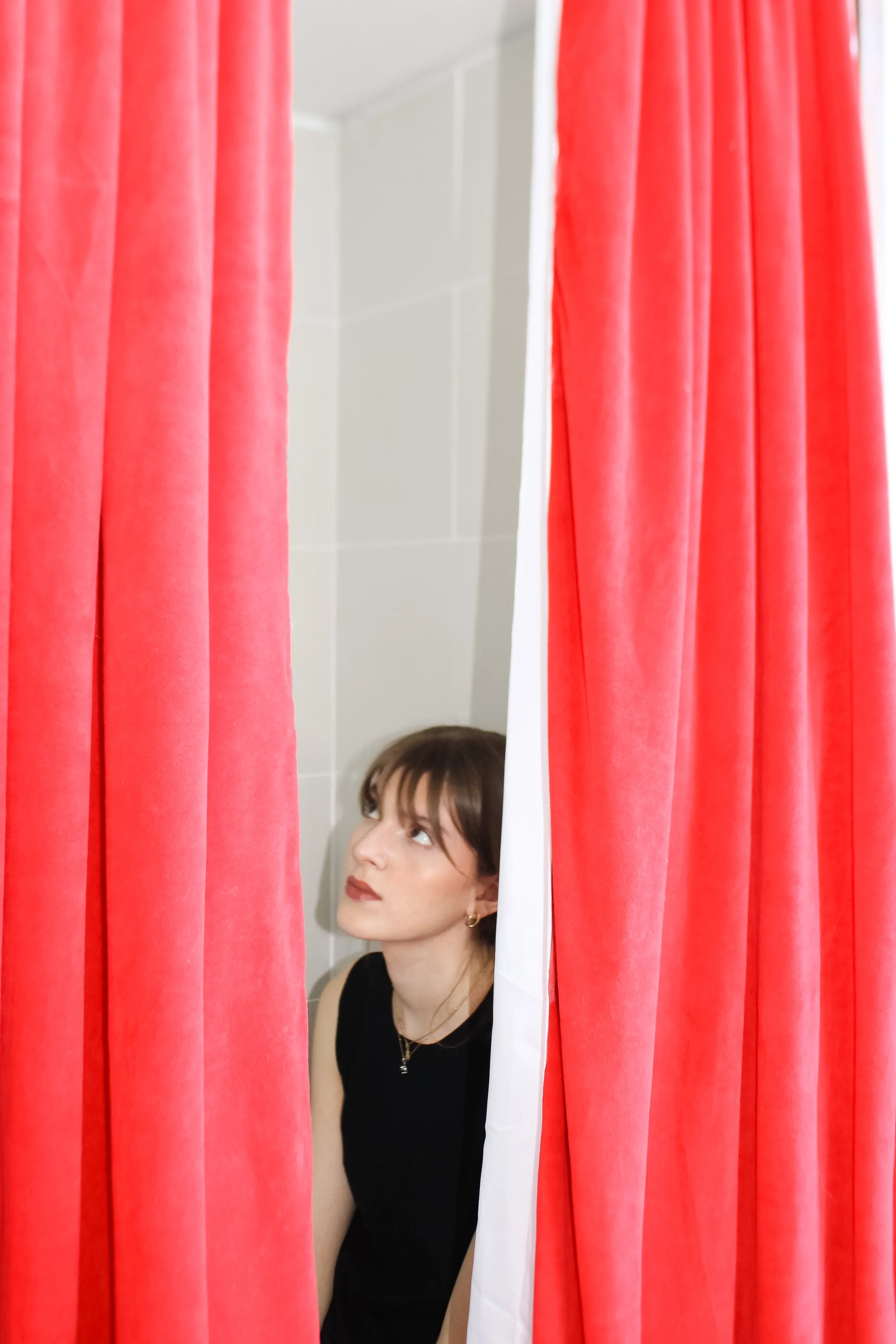 CAROLINAMARTINEZ_RINSEANDREPEAT3_SHOWERCONFESSIONAL.jpg