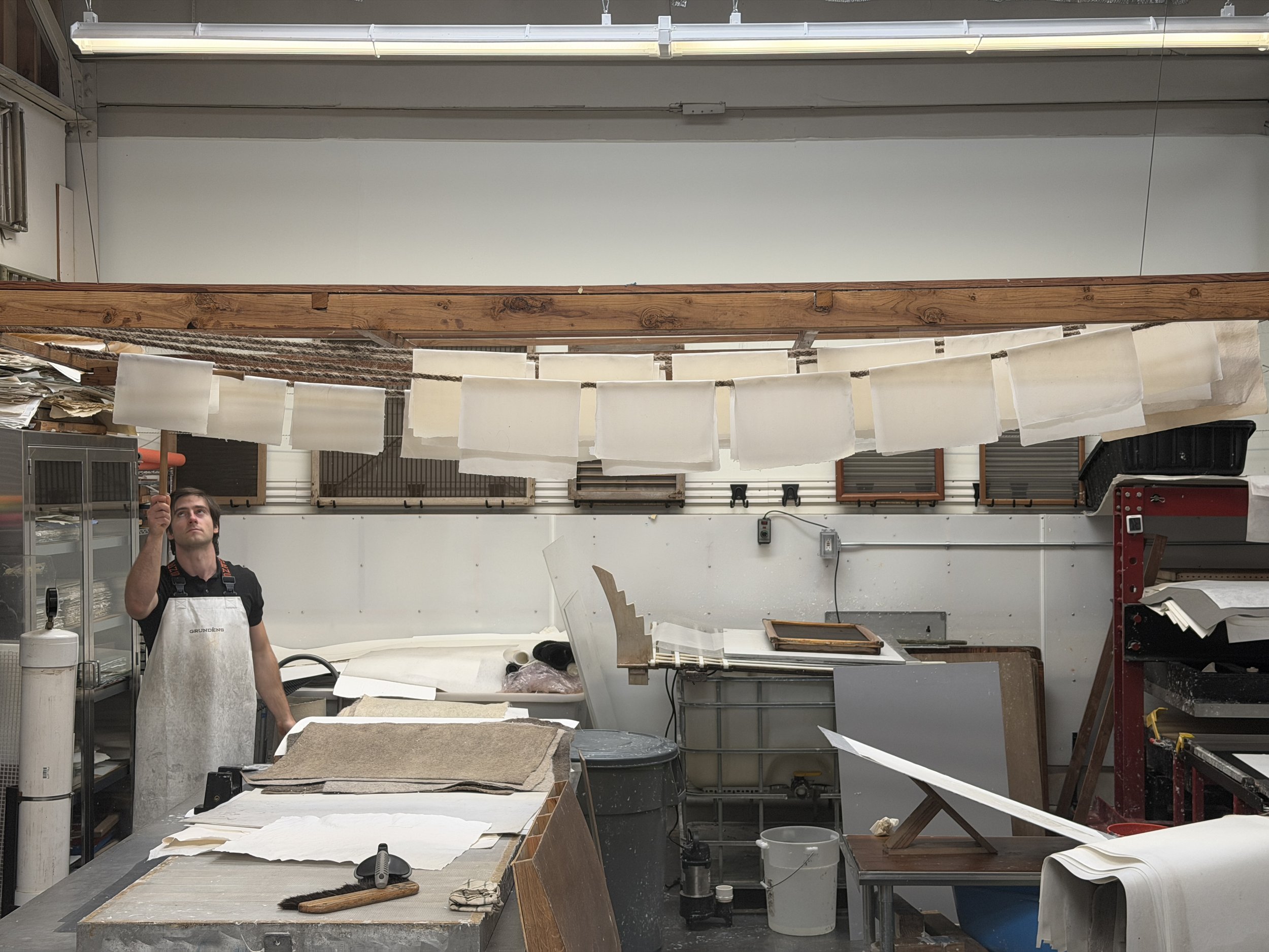 Magnolia Saper Studio: Max hanging sheets on horse hair rope, treble lines.