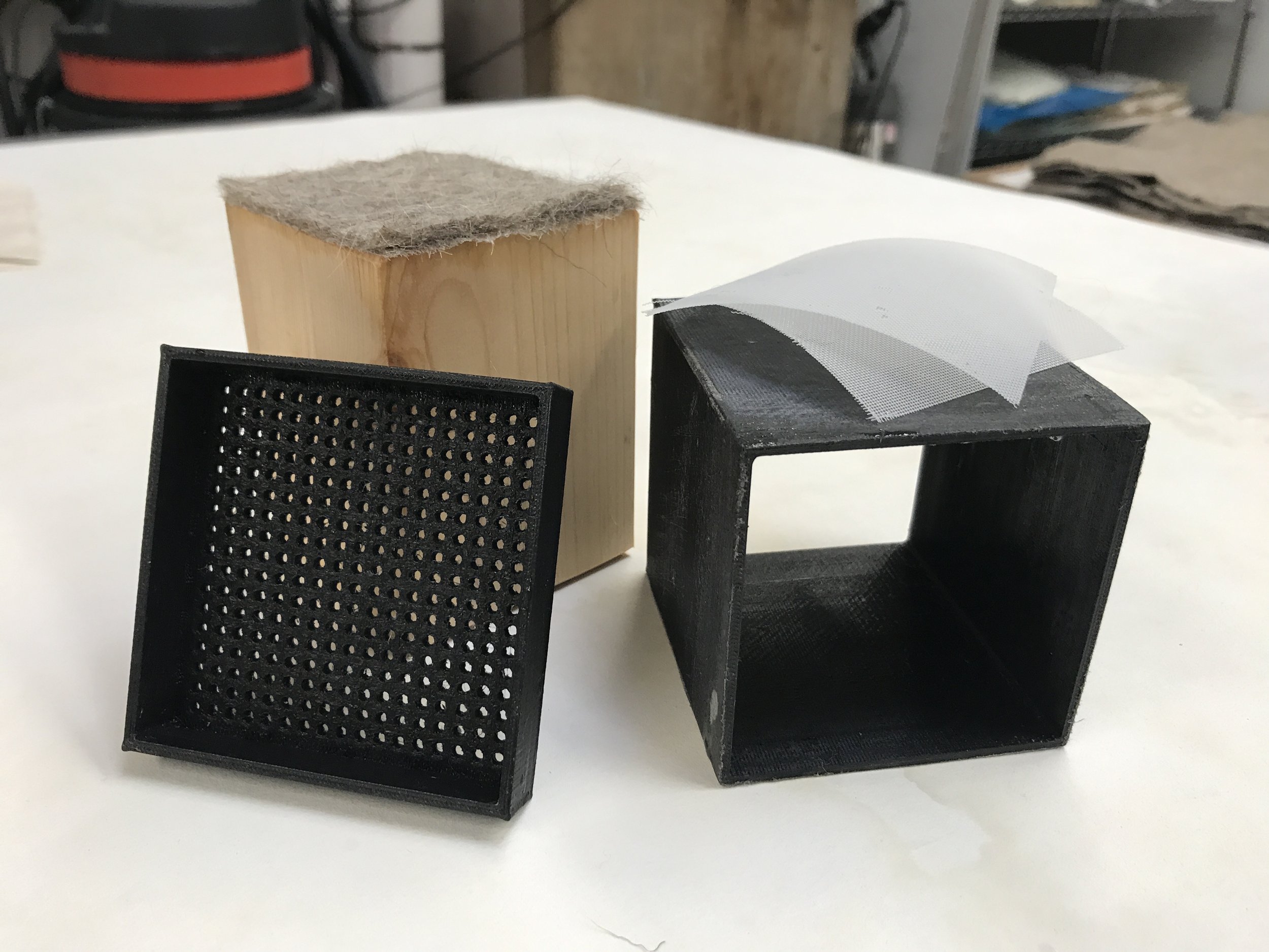 Small deckle box for making test sheets