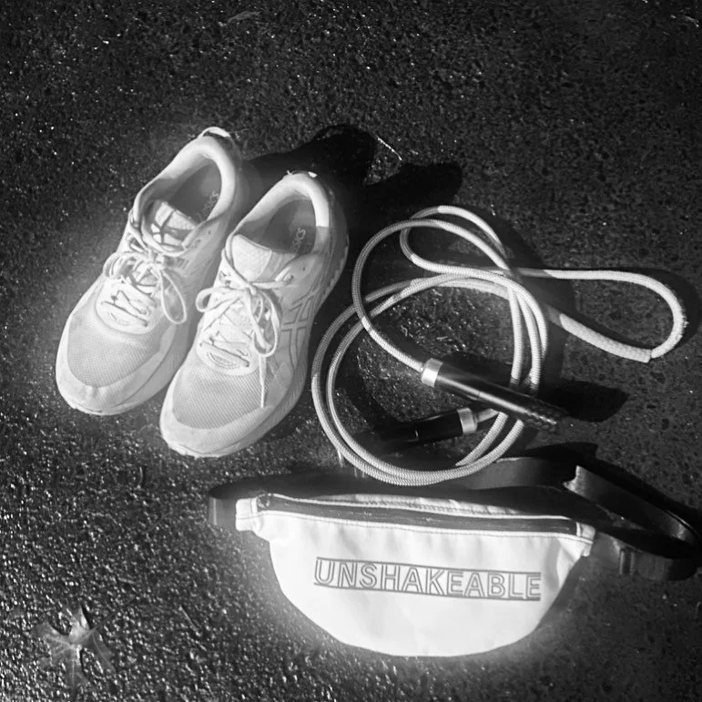 With half my crew home sick and the rain pouring all day I knew I had to shift my exercise plan for the day.  Jog/sprints after weighed jump rope was the answer at 8:30PM once all my babes (4) were down for the night, no cap 💙

Disciplined.  Motivat