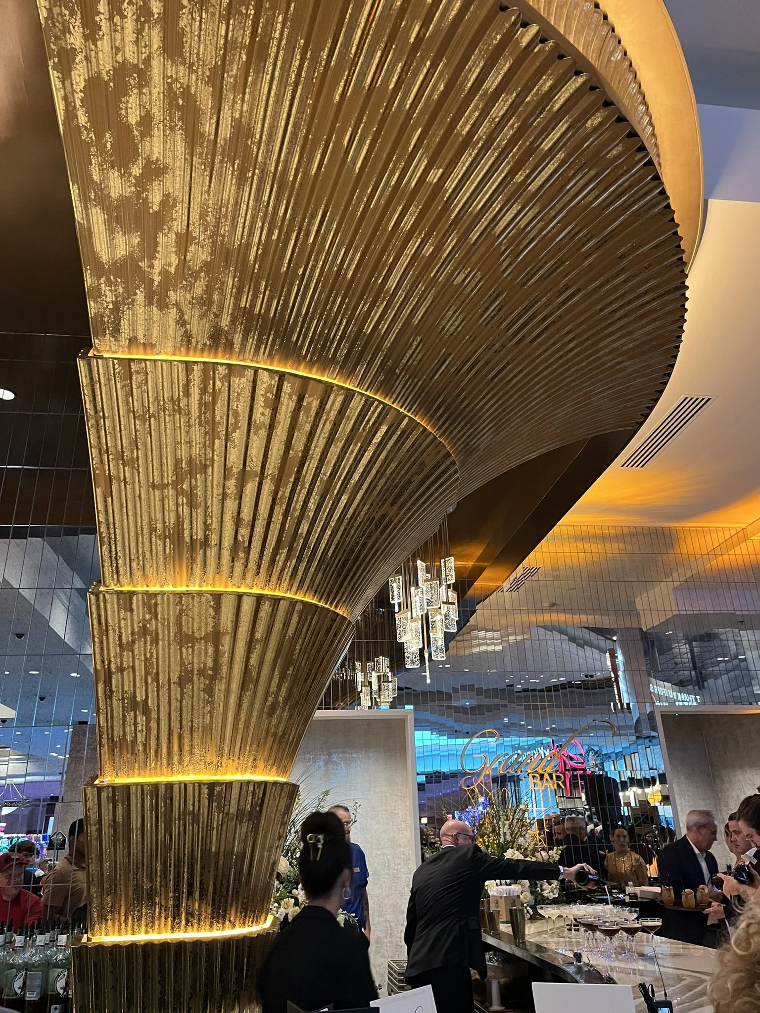 Grand bar-zds.15.JPG.JPEG