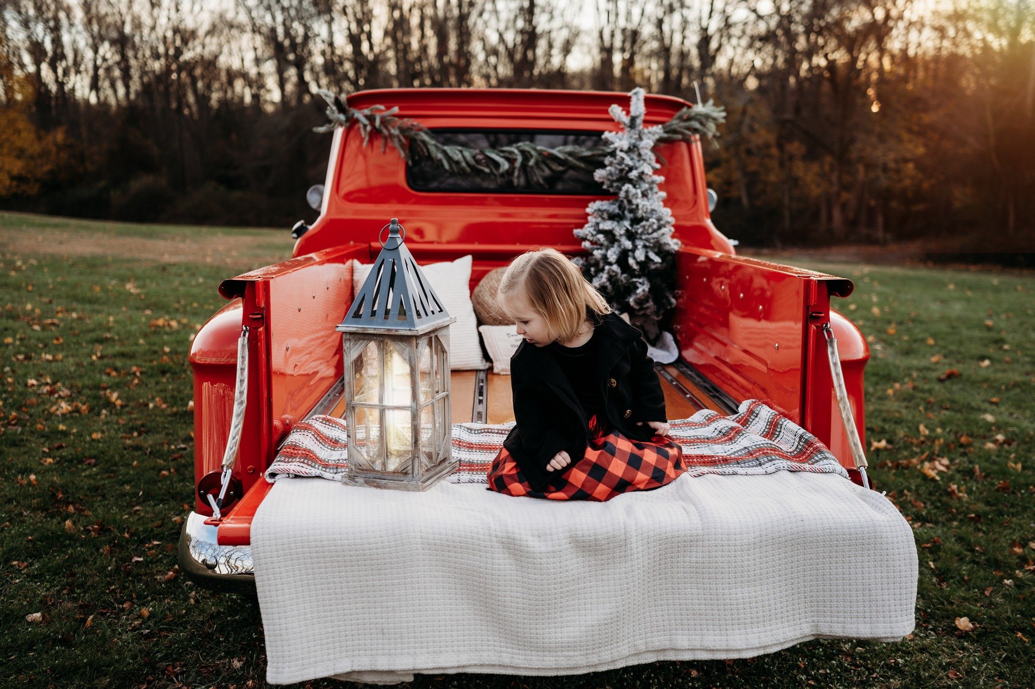 We have a great line up of mini sessions coming back this year! Take the chance to check out the link below for all of the upcoming options for this holiday season! This season flies by so don't wait to book!

📸Minis:
🍎 Apple Orchard
🍁 Fall Field

