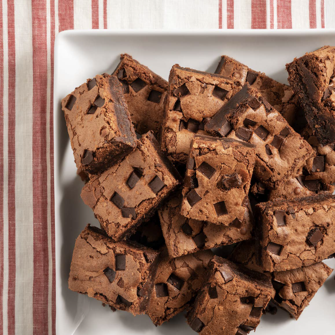 Catering Lifestyle Image - Chocolate Fudge Brownie Tray 1_1_master.png