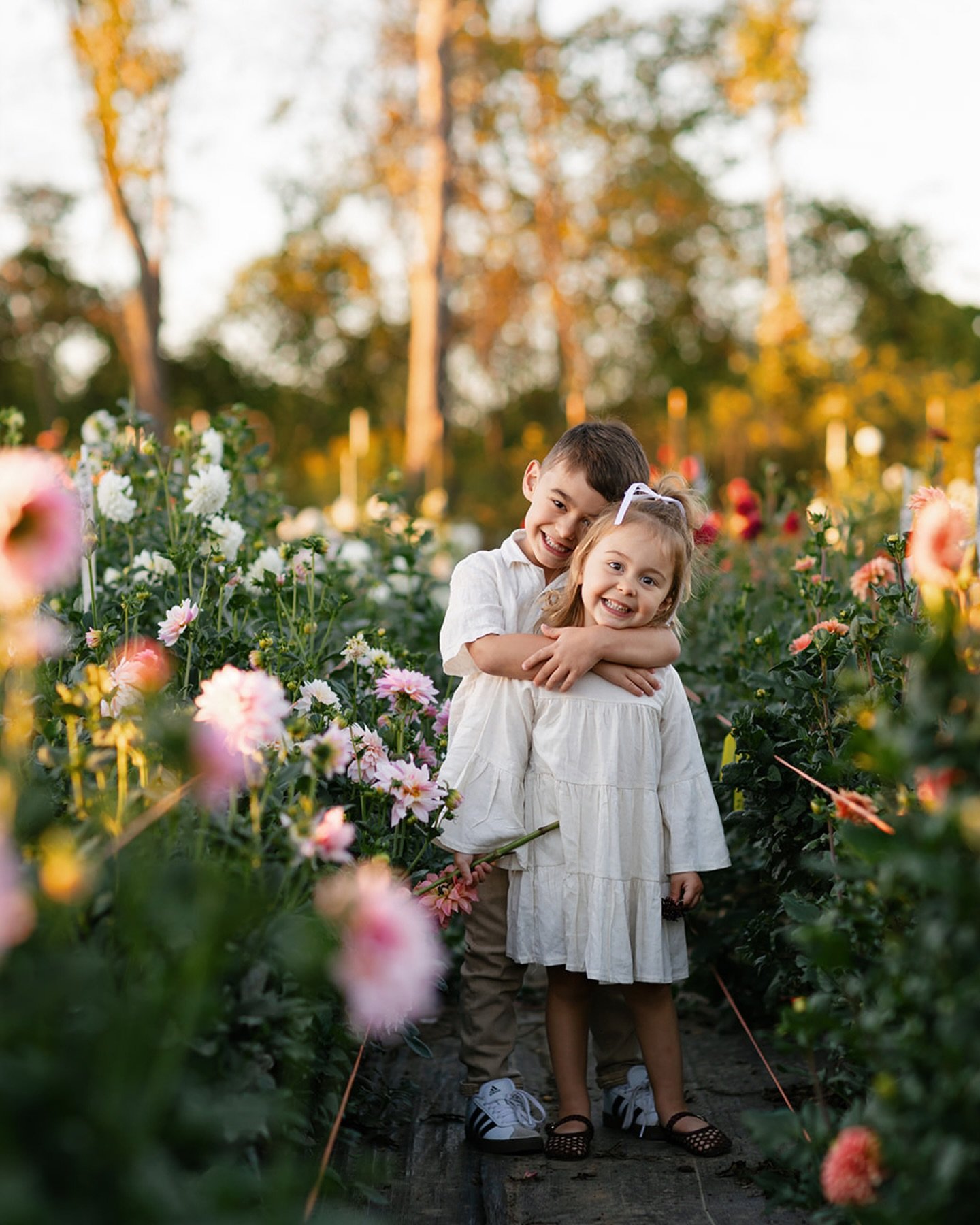 Editing the last of this year&rsquo;s @flowerwellny sessions&hellip; 🥹

Am I exhausted and ready to hibernate like an actual creature in the tundra? Yes. Am I amped for next year&rsquo;s blooms? Also yes. But first, ❄️ 🐻.