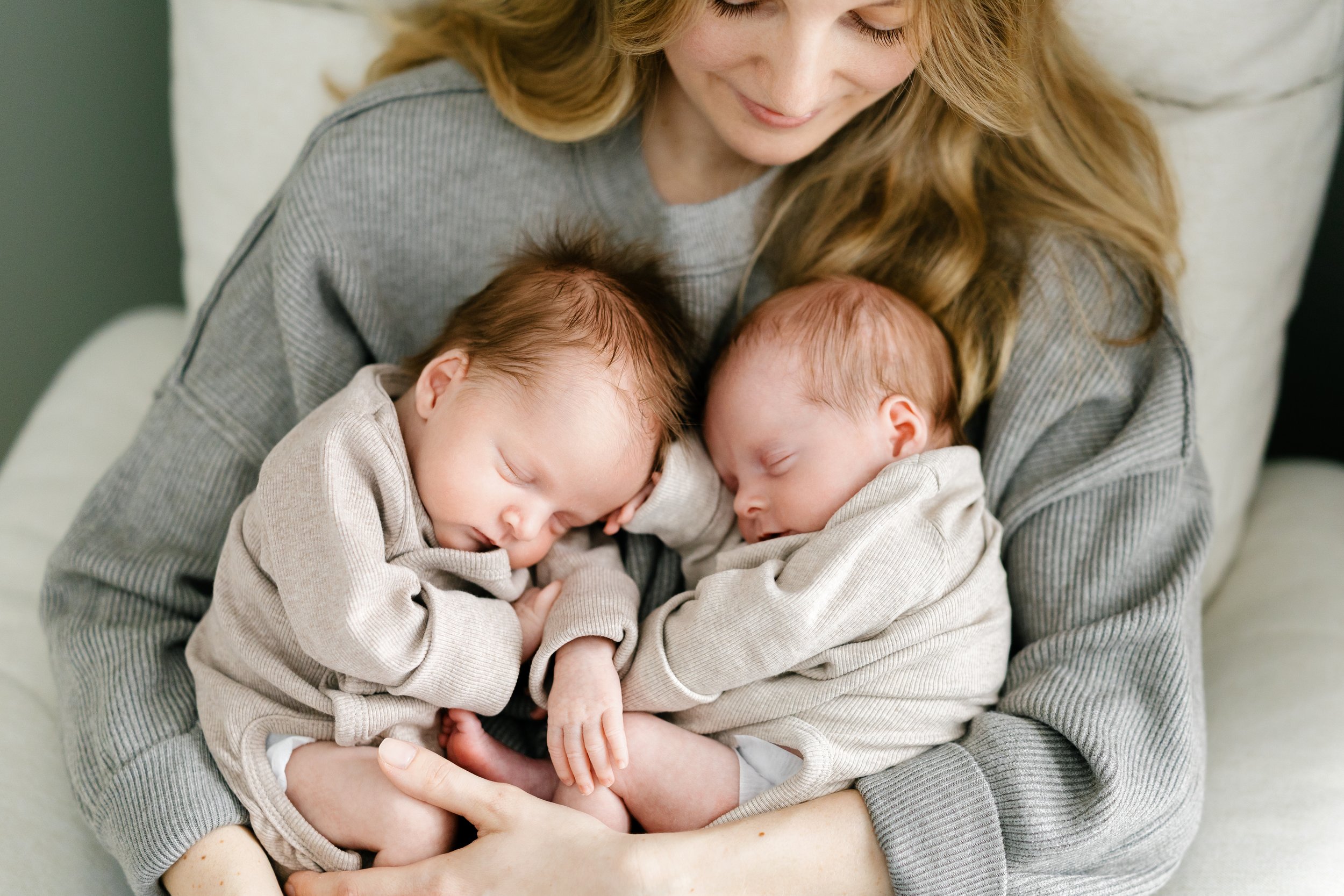 Twin newborn photography in Rochester, NY