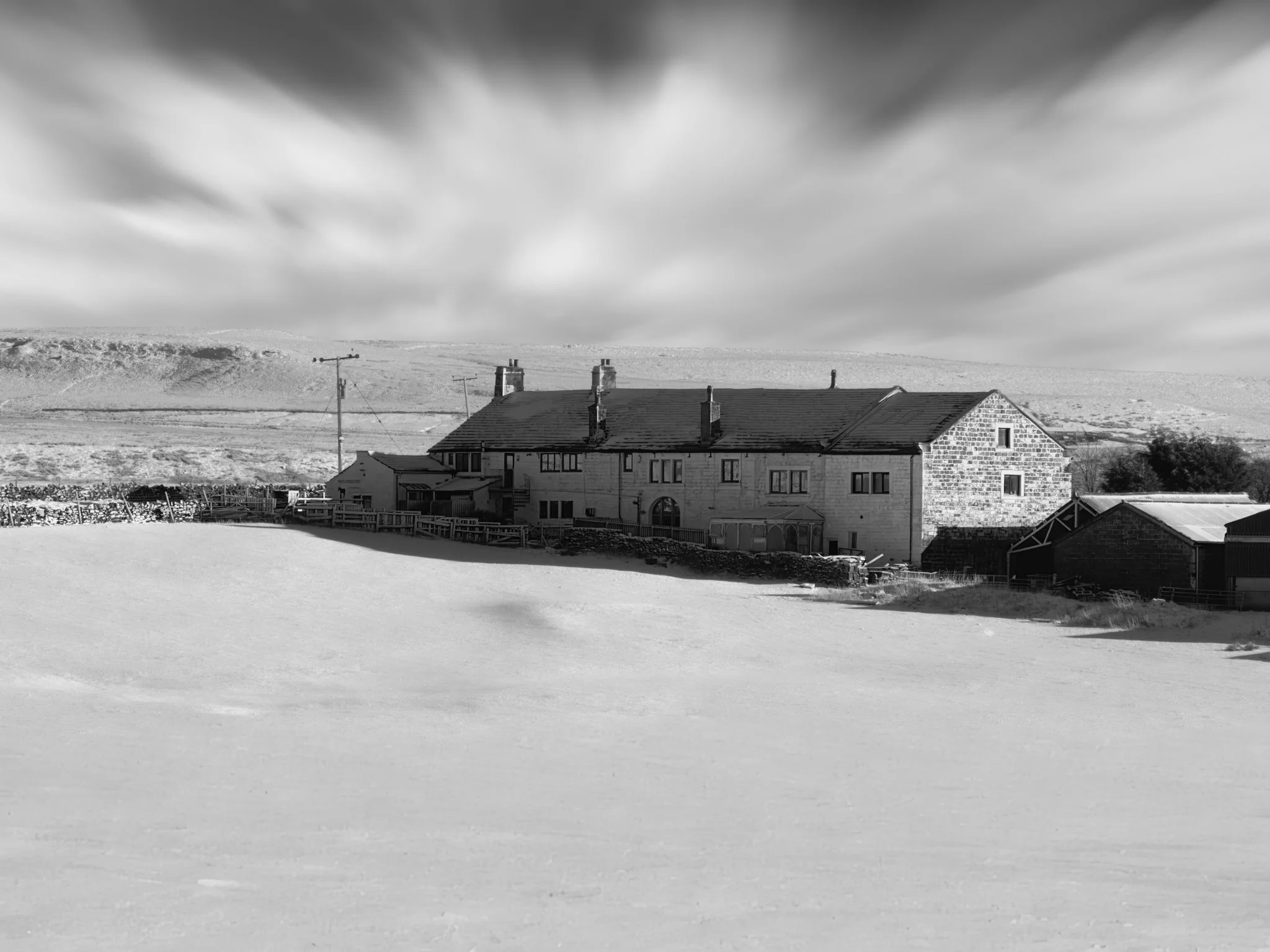 Pack Horse Inn, Hebden Bridge: The Crisp White Canvas