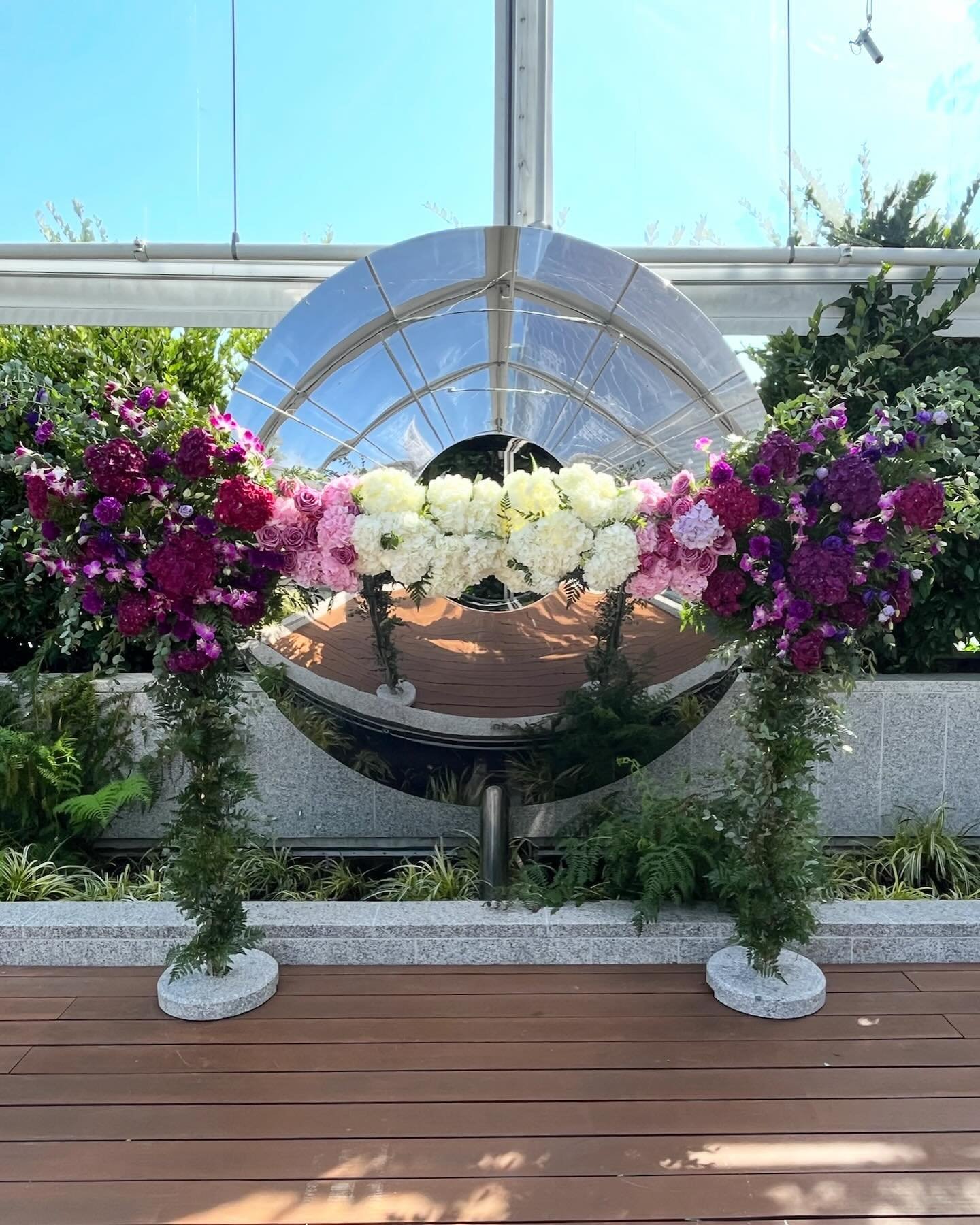 A custom arch shape that was designed by one of our Brides 🪻

🗒️ Coordinator: @miinori.co 
📸 Photo/video: @ronespina