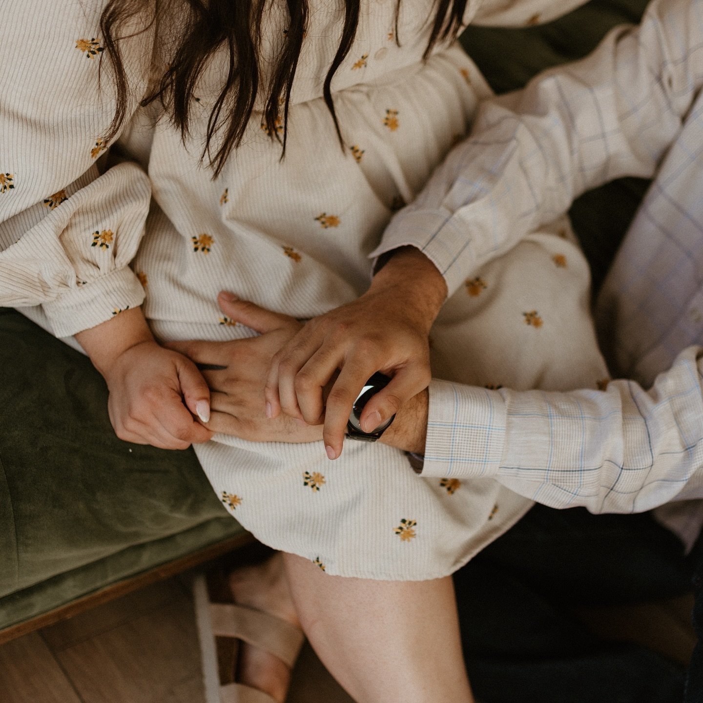 Not sure what to do with your hands during your session? TOUCH YOUR PARTNER. A hand, a hip, a cheek (any cheek works trust me 😉) 

Authentic touches = authentic photos. 

Congratulations M + A, thanks for being so good at the squeezes and snuggles I