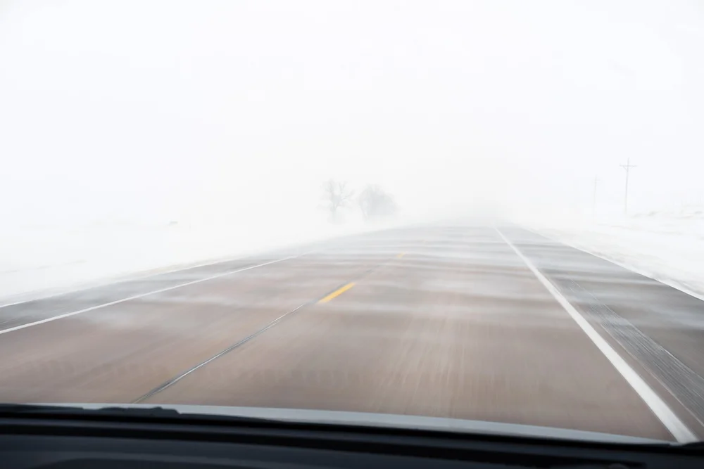 ground-blizzard-south-dakota-snow-blind-cant-see-visibility-issues.jpg