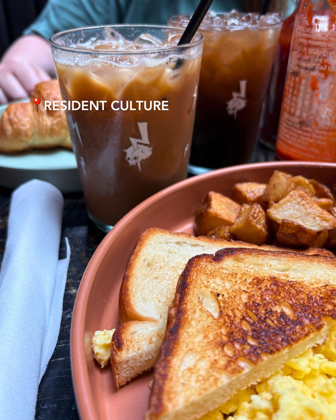 Morning team debriefs hit different at @residentculture. ☕️⚡️

#RSC #RSCPR #RSCClient #PublicRelations #SocialMediaMarketing #InfluencerMarketing #SmallBusiness #704 #CharlotteNC #CLT #QueenCity