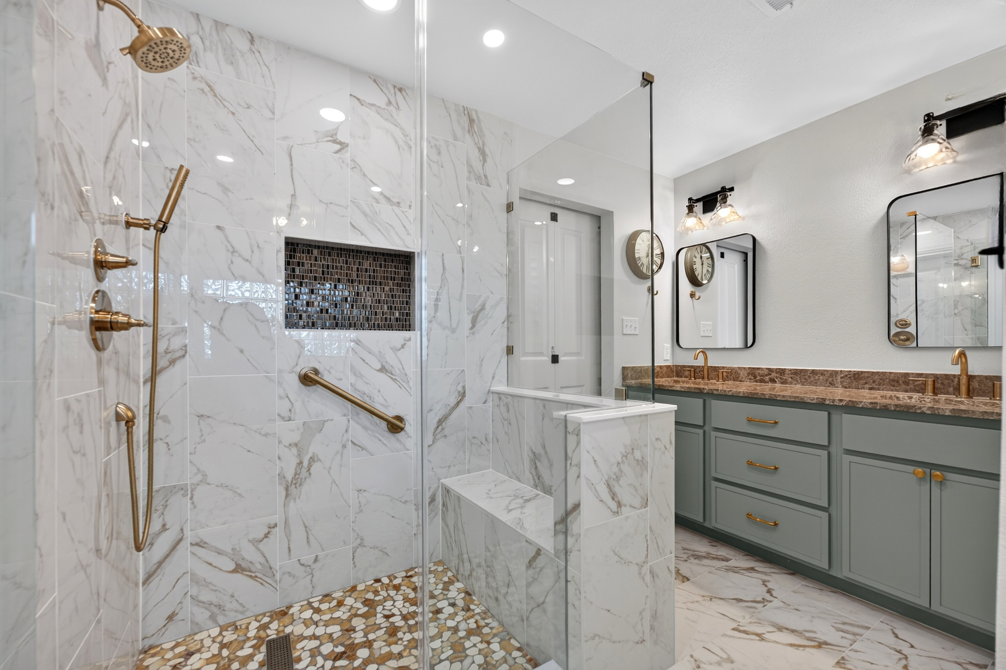 Georgetown, TX Bathroom Remodel: A Red Bow Reveal