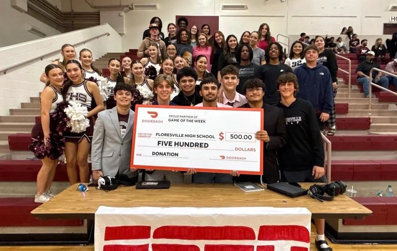 DoorDash supports a local high school basketball teams media desk