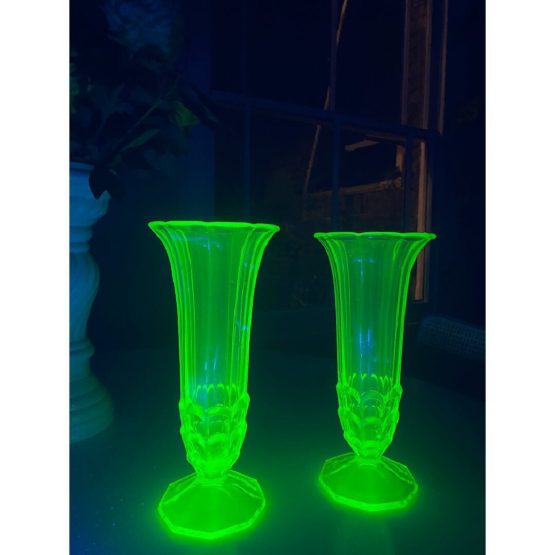 Radioactive or kryptonite? ☢️
Ok this is pretty cool, I found these in a charity shop before the whole tier 4 debacle yesterday - brought them home and Jez suddenly freaked out saying do you know what they are?!? Quickly grabbed his black light(yes, 