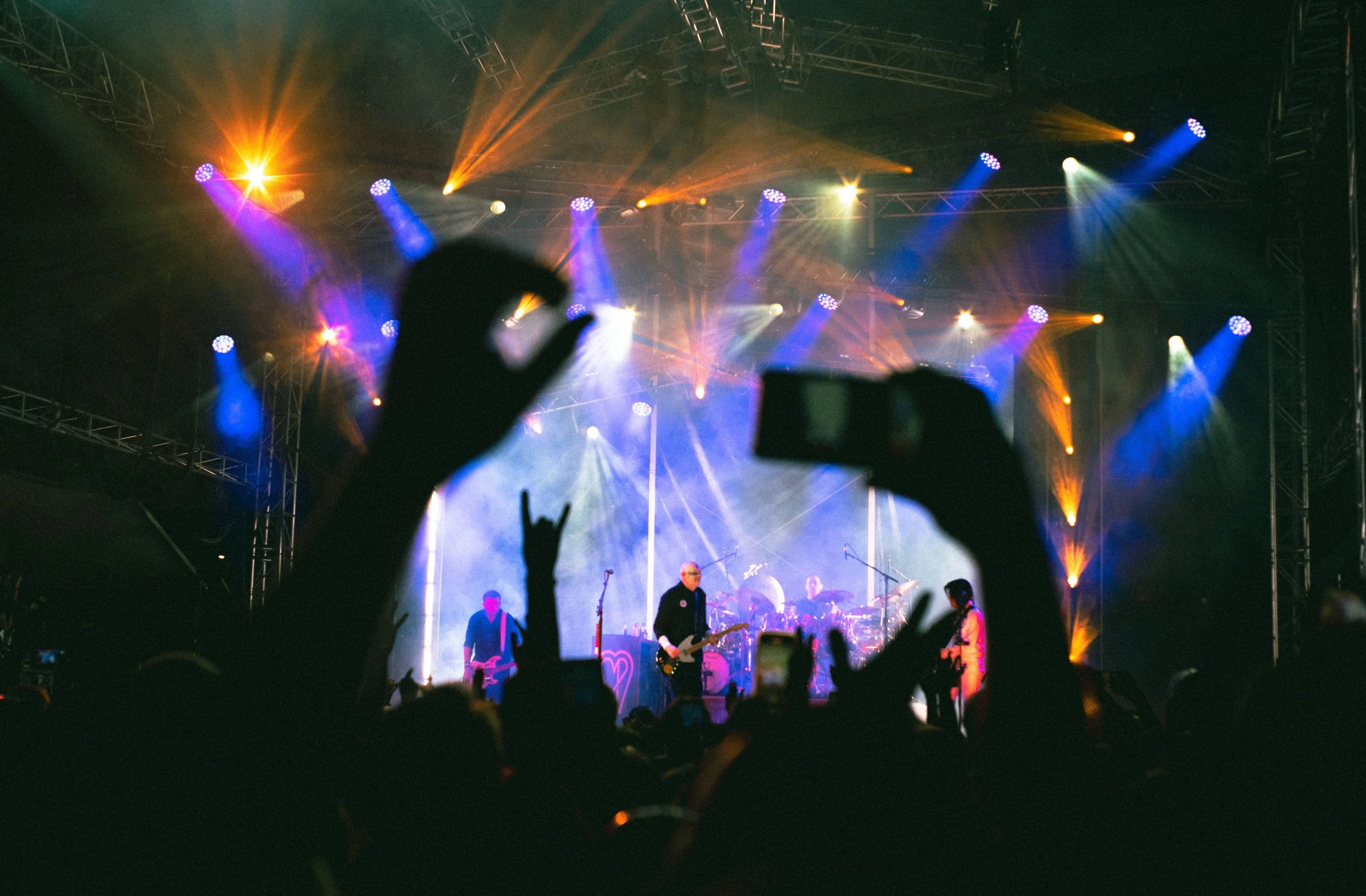 IN REVIEW: THE WORLD IS A VAMPIRE TOUR