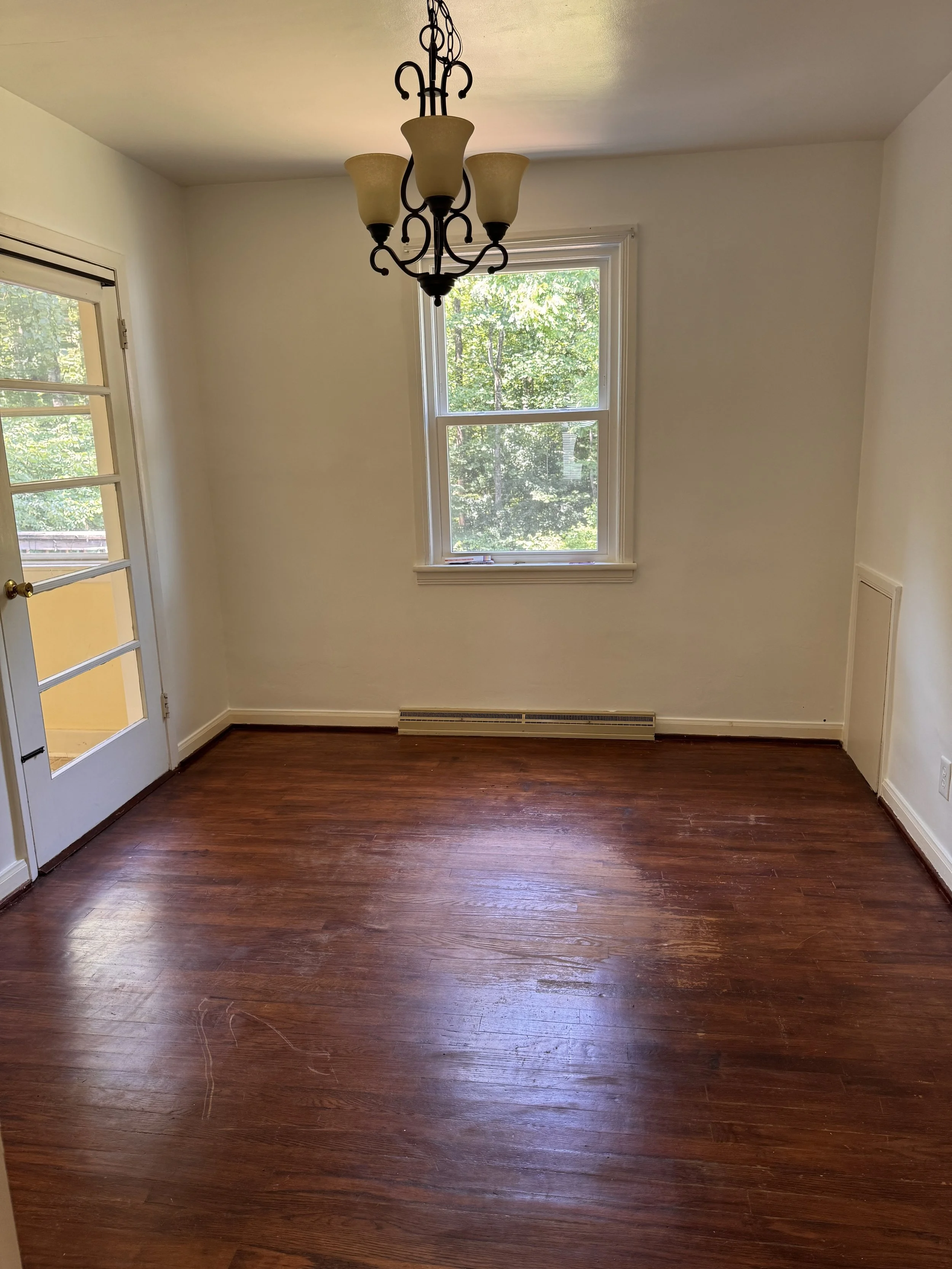 613 Westview dinning room.jpeg