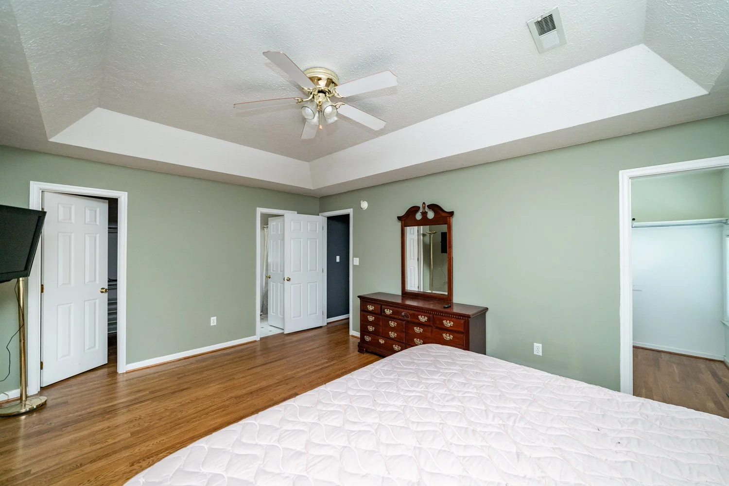 72 Viking Drive-40.jpg