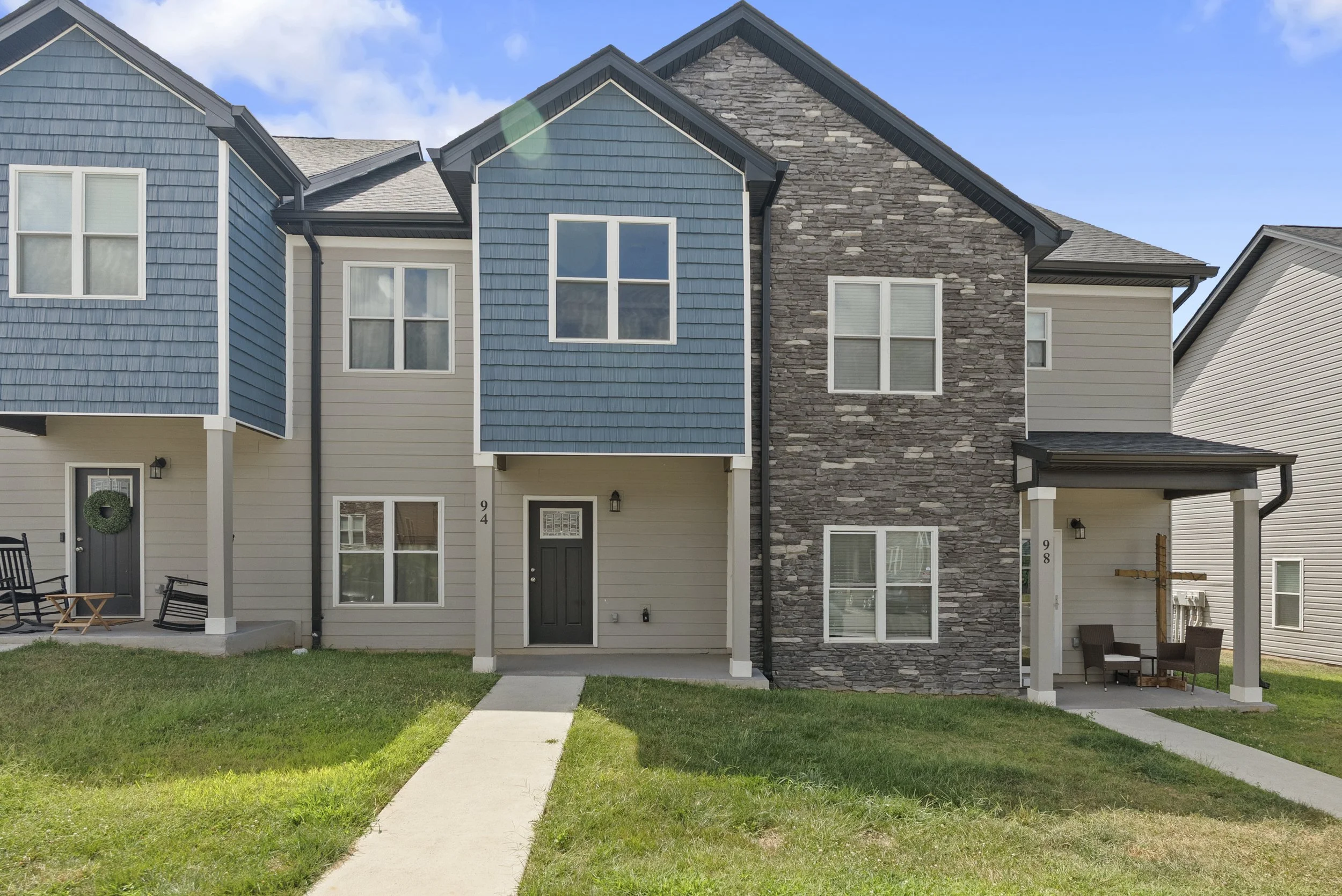 94 emmanuel ct_002.jpg