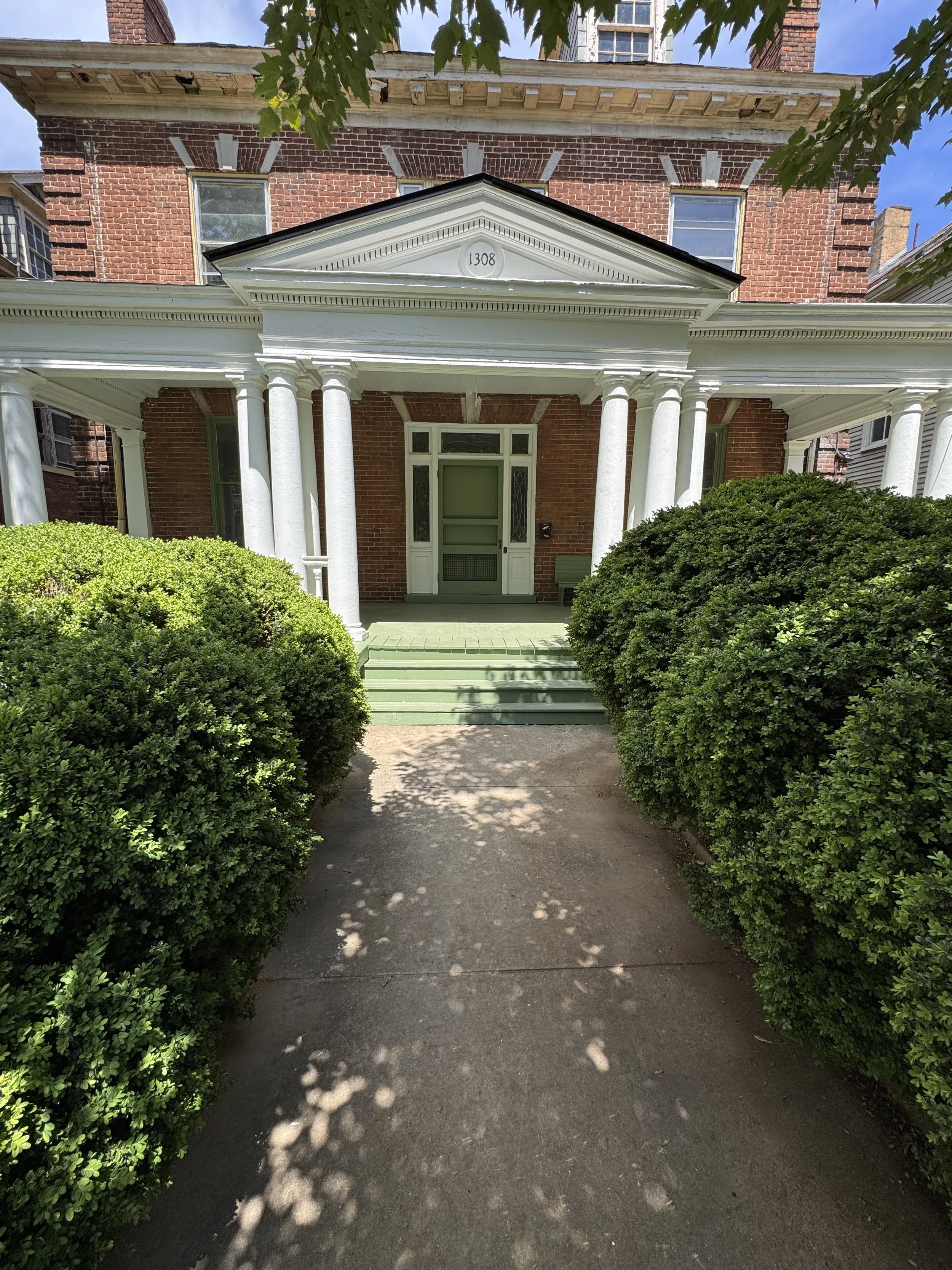 1308 Clay St Unit 3 1.JPG