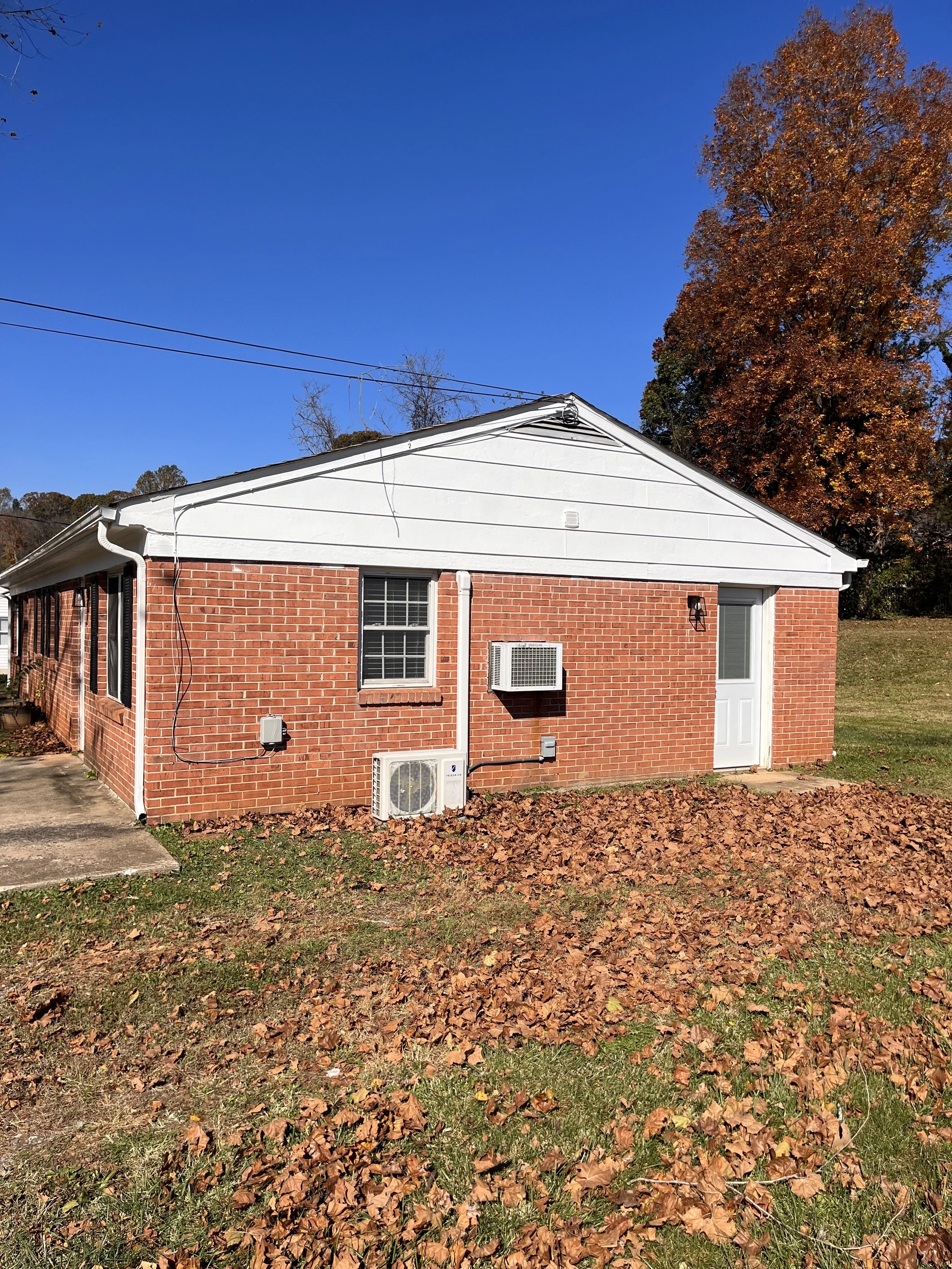 215 Bryant Rd B 3.jpg