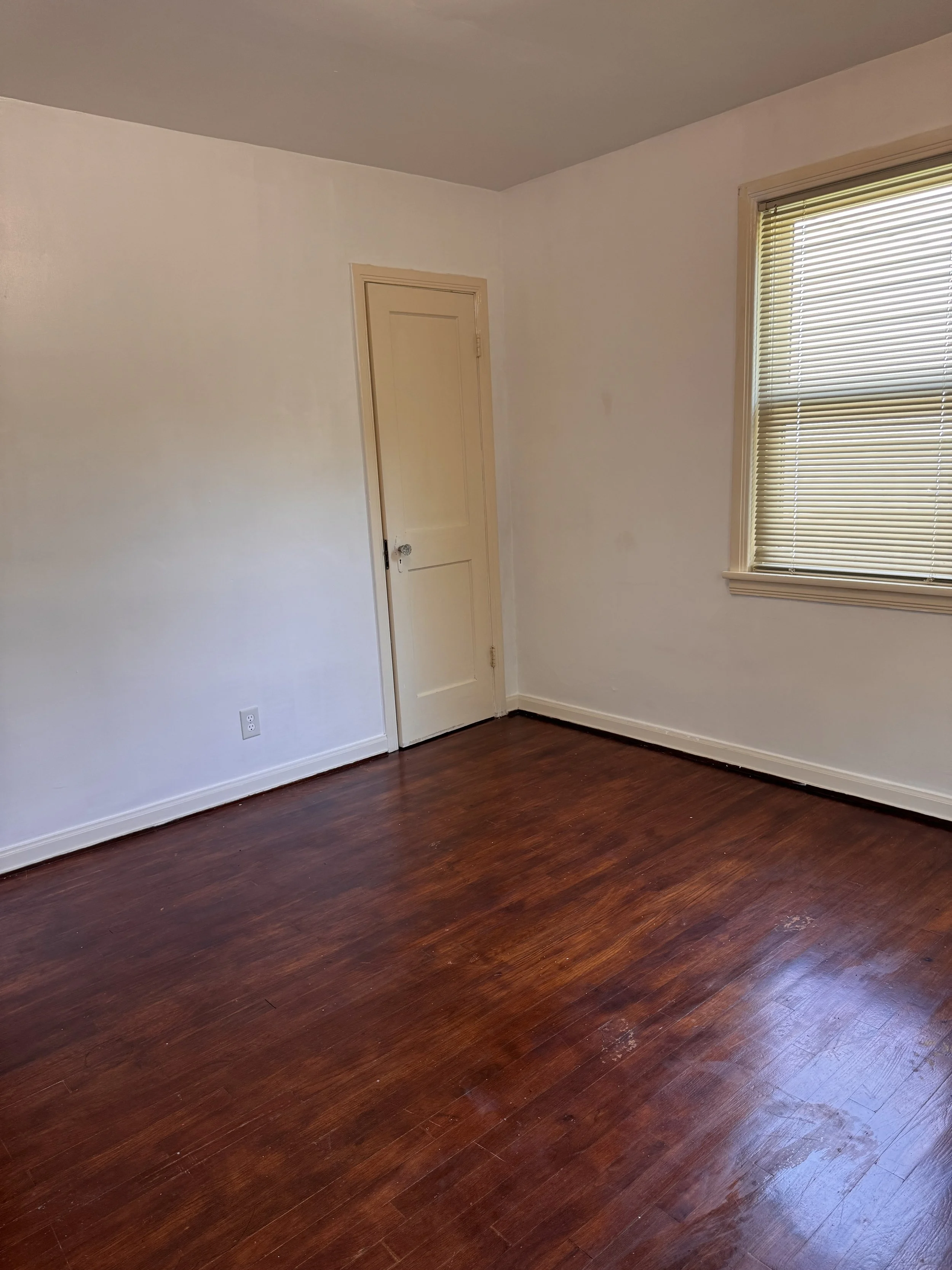 613 Westview bedroom 2.jpeg