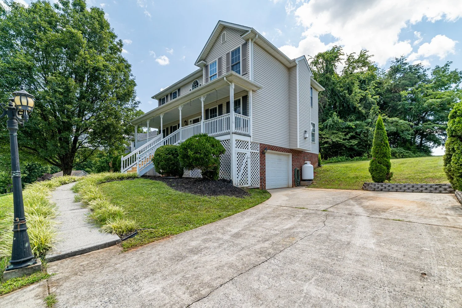 72 Viking Drive-8.jpg