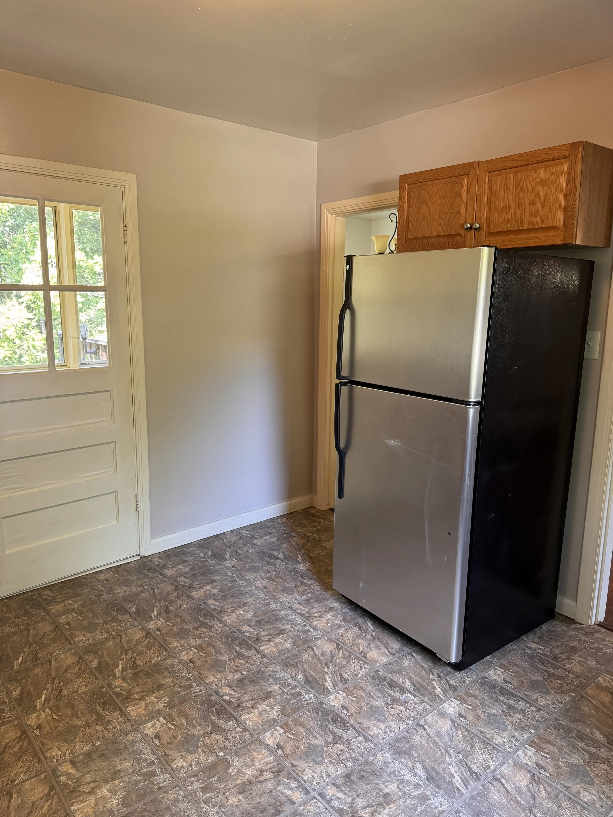613 Westview Fridge.jpeg