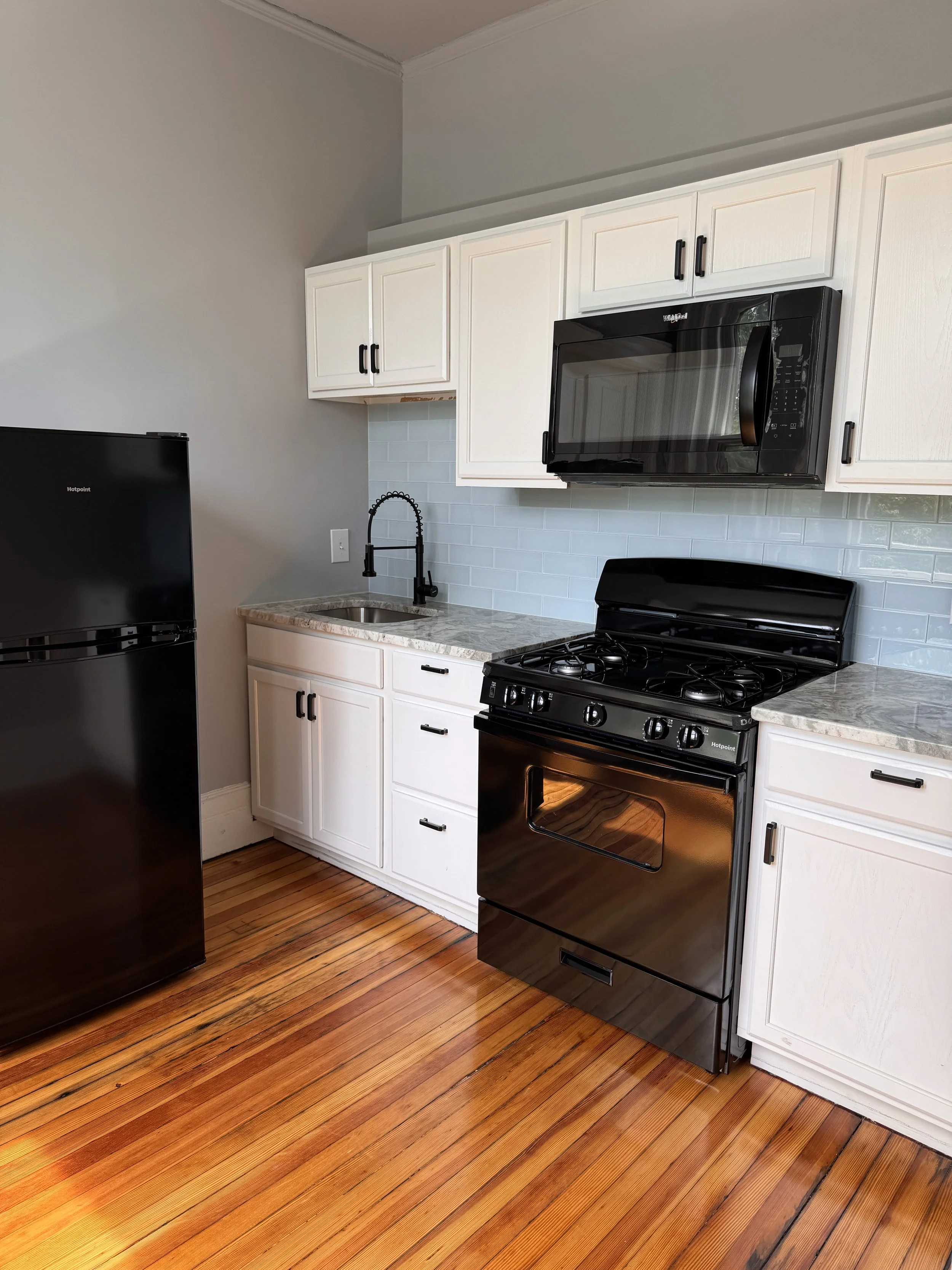 1308 Clay St Unit 3 12.JPG