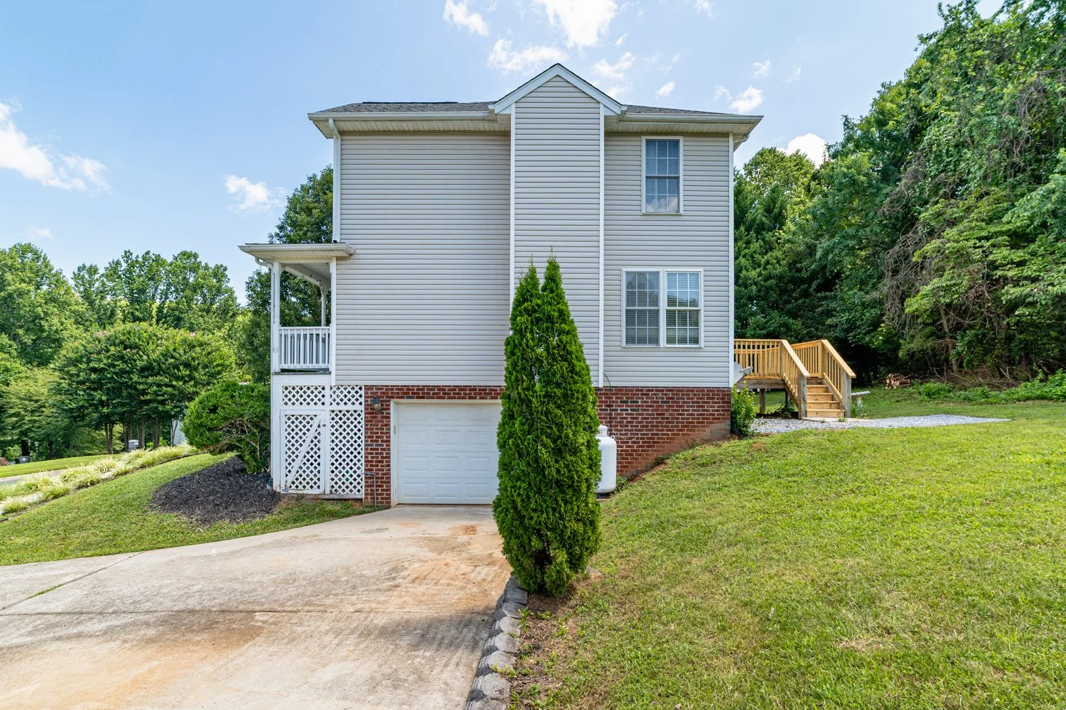 72 Viking Drive-7.jpg
