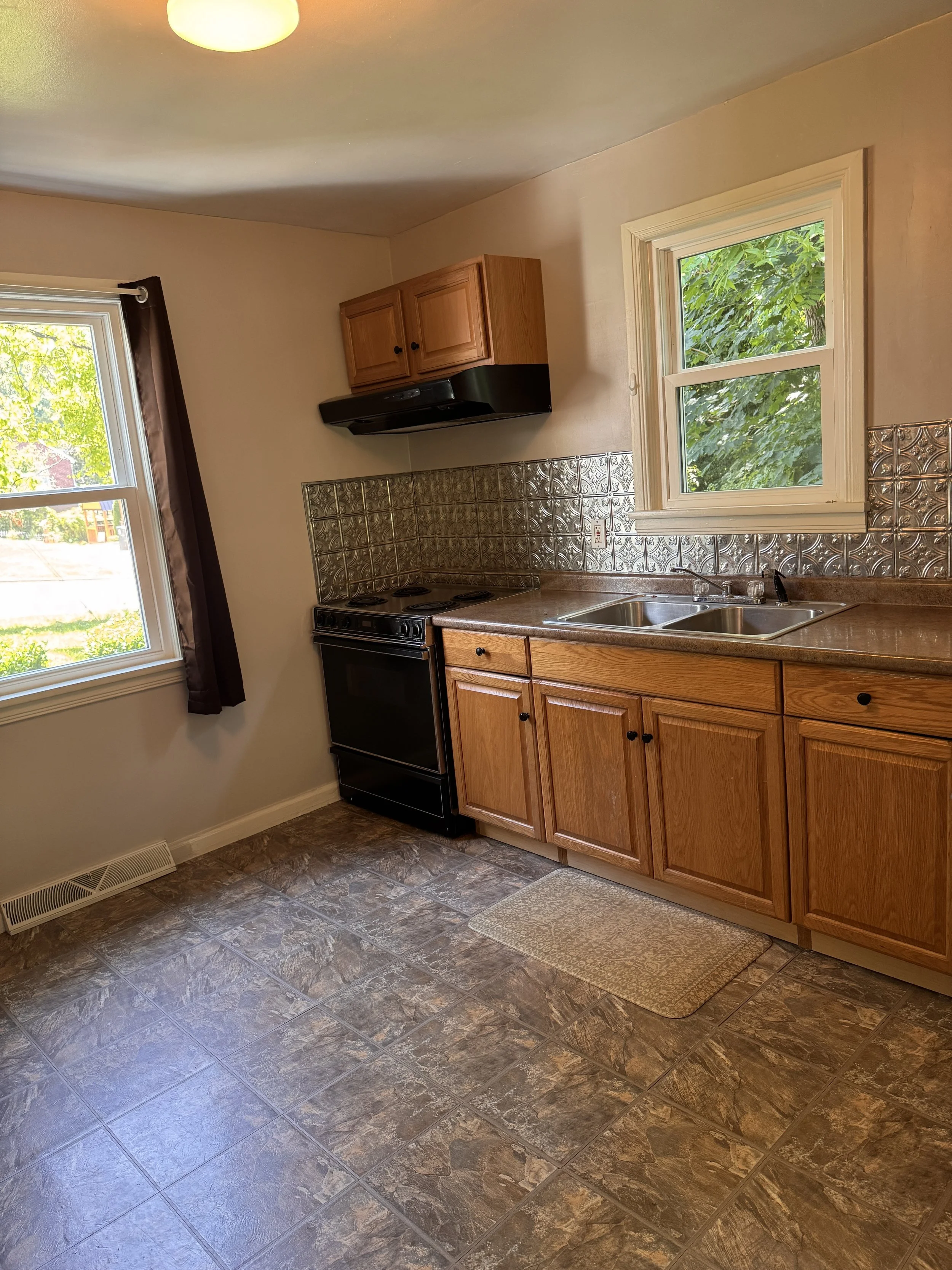 613 Westview Kitchen.jpeg